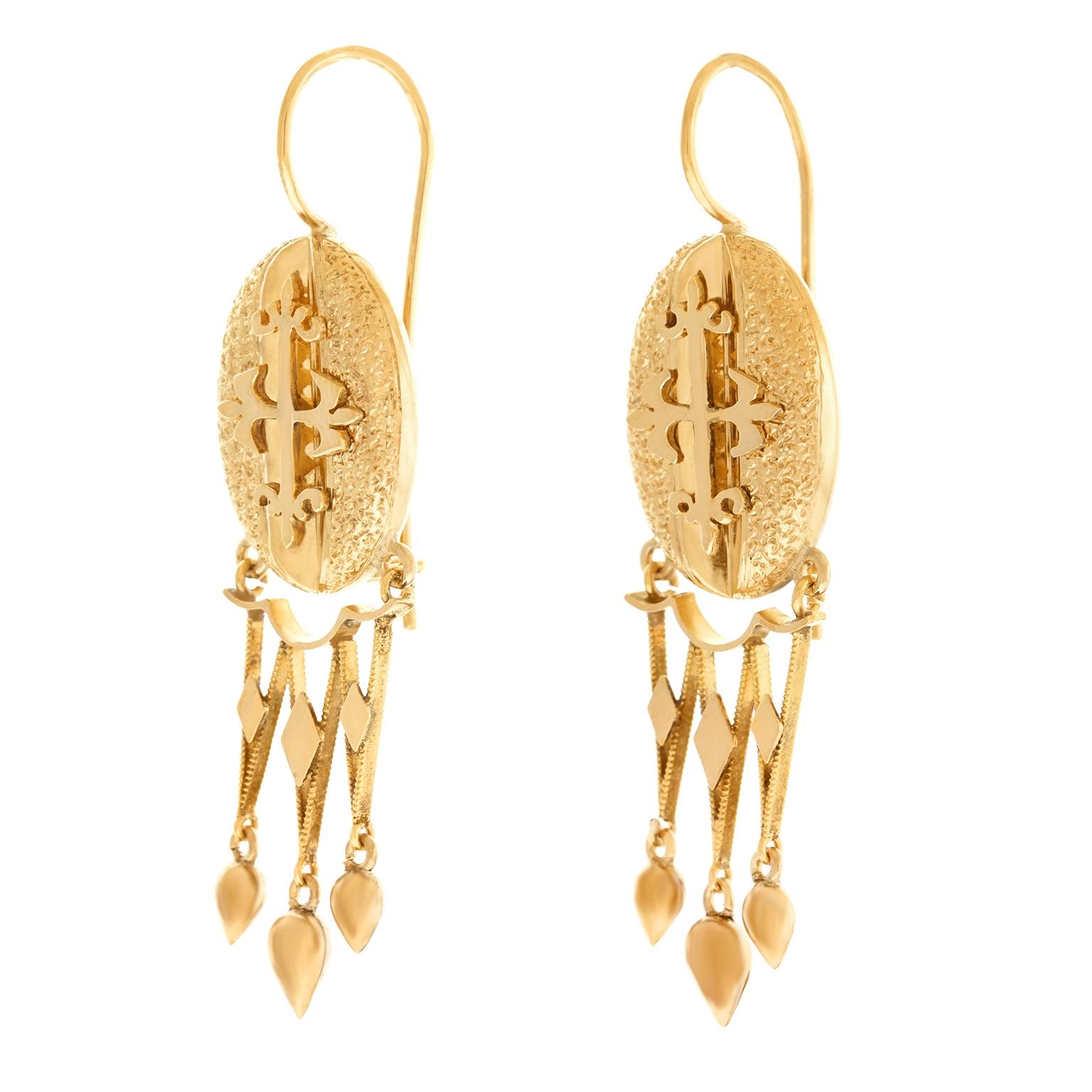 Victorian Gothic Revival Gold Earrings In Excellent Condition In Litchfield, CT