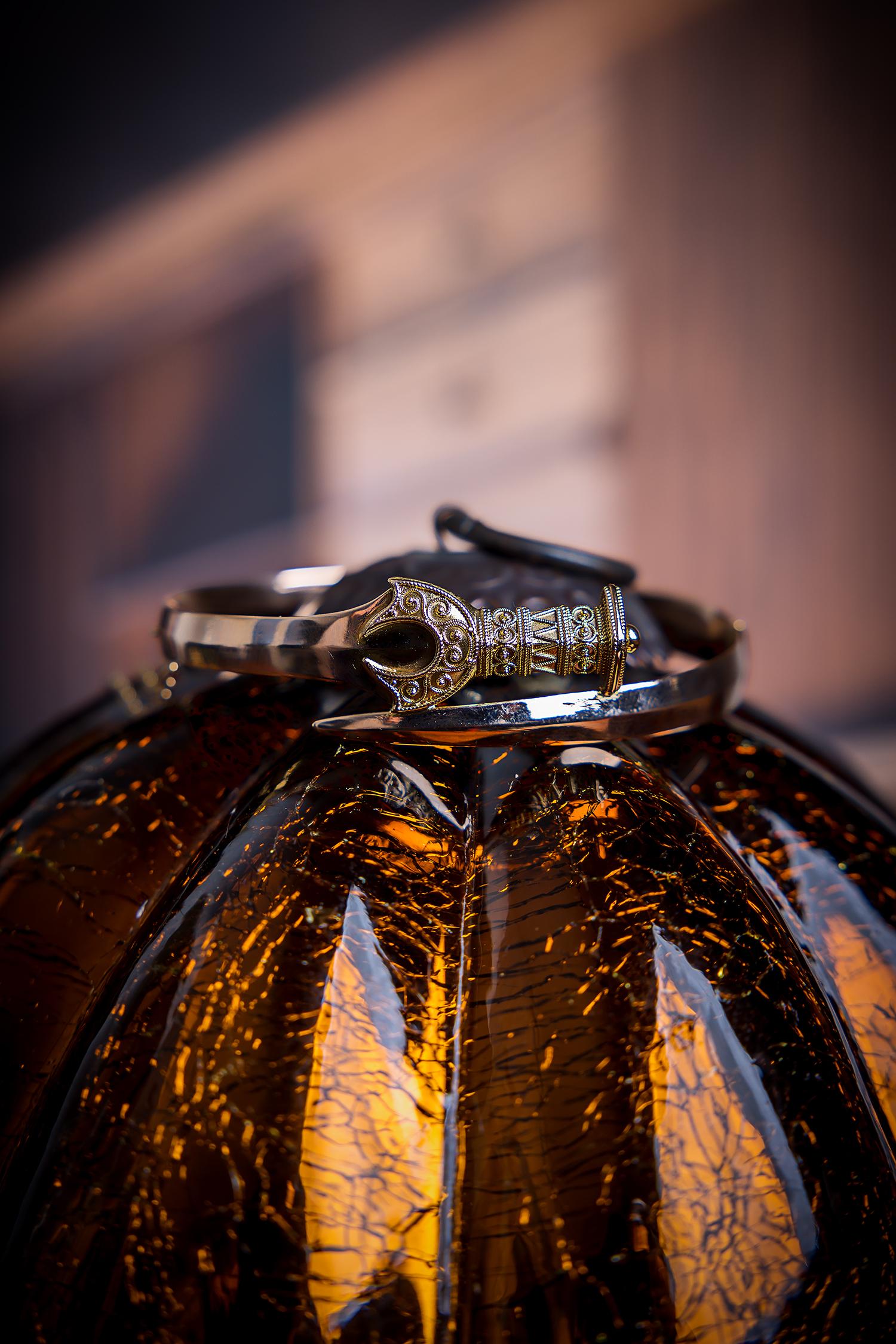 Bracelet épée en or de style néo-gothique victorien Pour femmes en vente