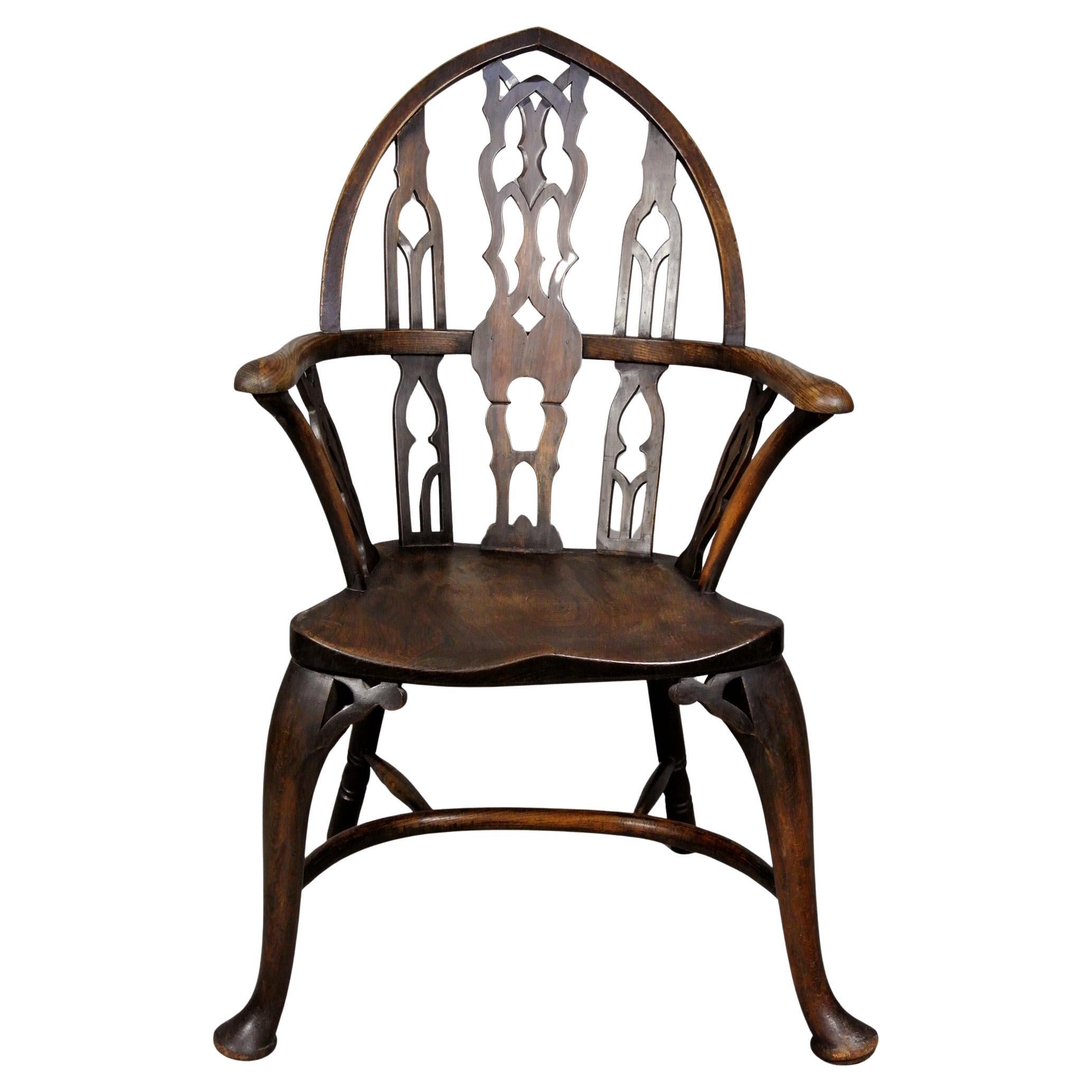 Fauteuil Victorien Gothique "Strawberry Hill" Windsor A.I.C. C. 1880 en vente