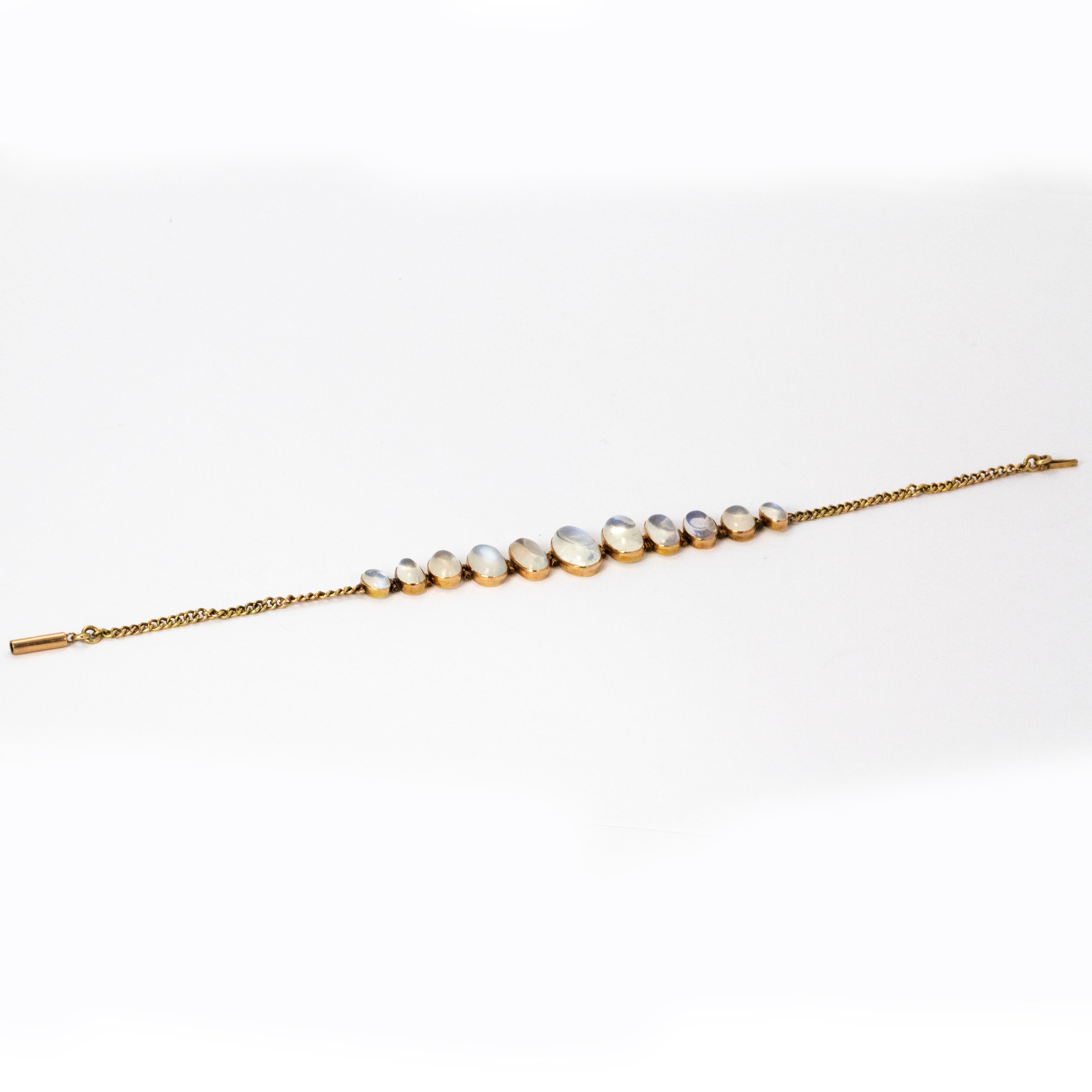 Victorian Graduated Moonstone Yellow Gold Bracelet In Excellent Condition In Chipping Campden, GB