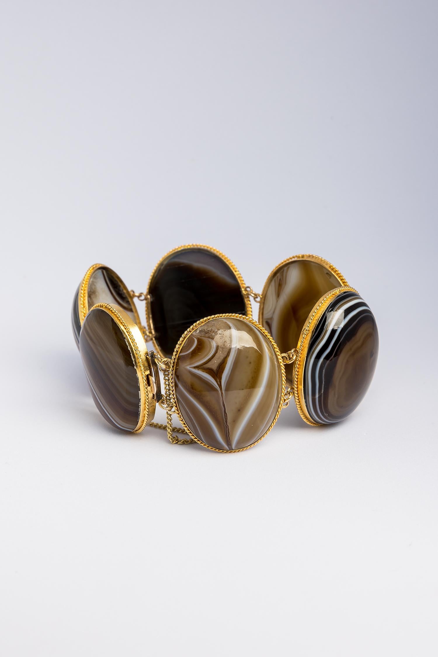 Viktorianisches „Grand Tour“-Armband aus Achat mit Bändern (Revival) im Angebot
