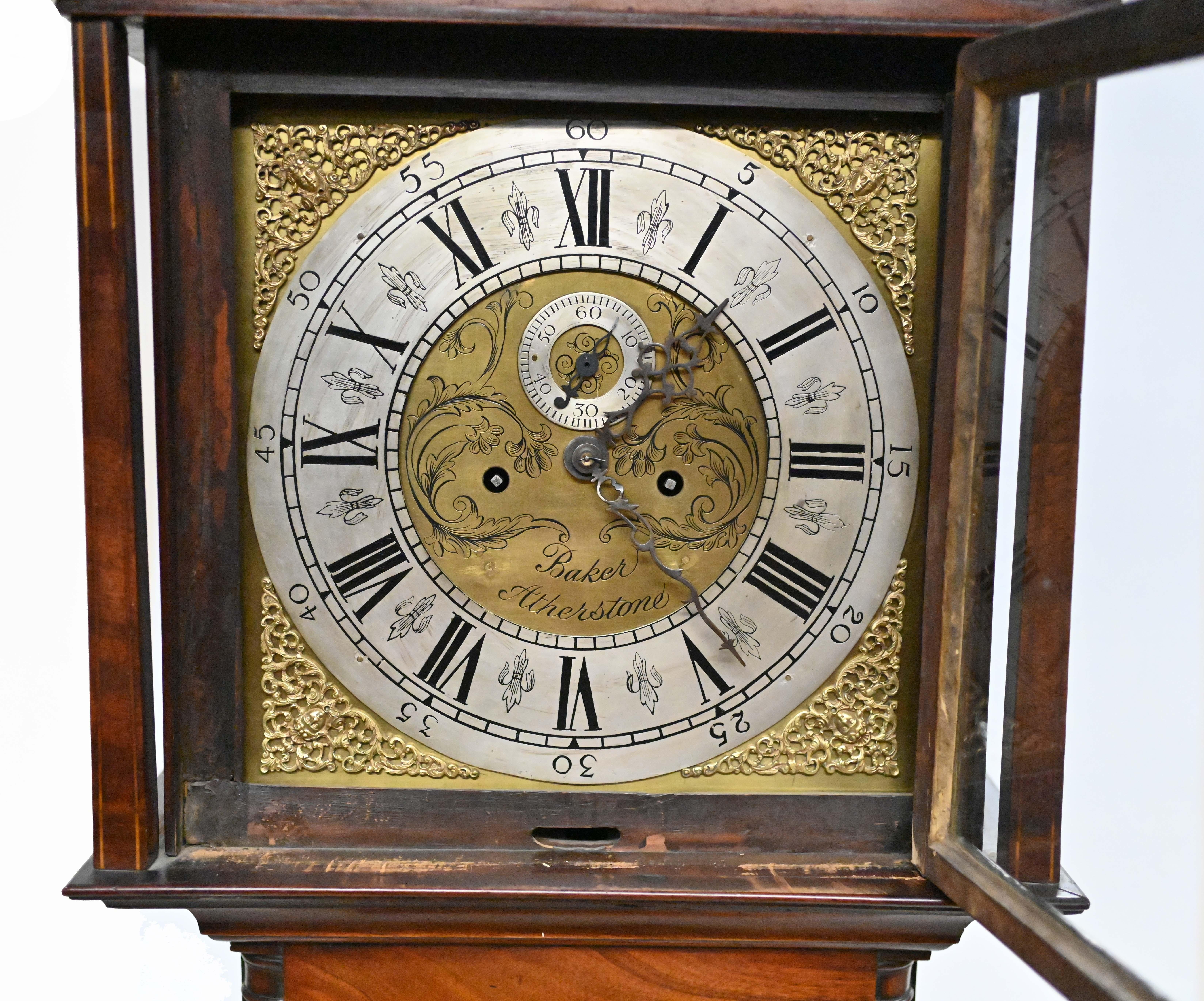 Milieu du XIXe siècle Horloge grand-père victorienne Longcase Mahogany Time Chime 1840 en vente