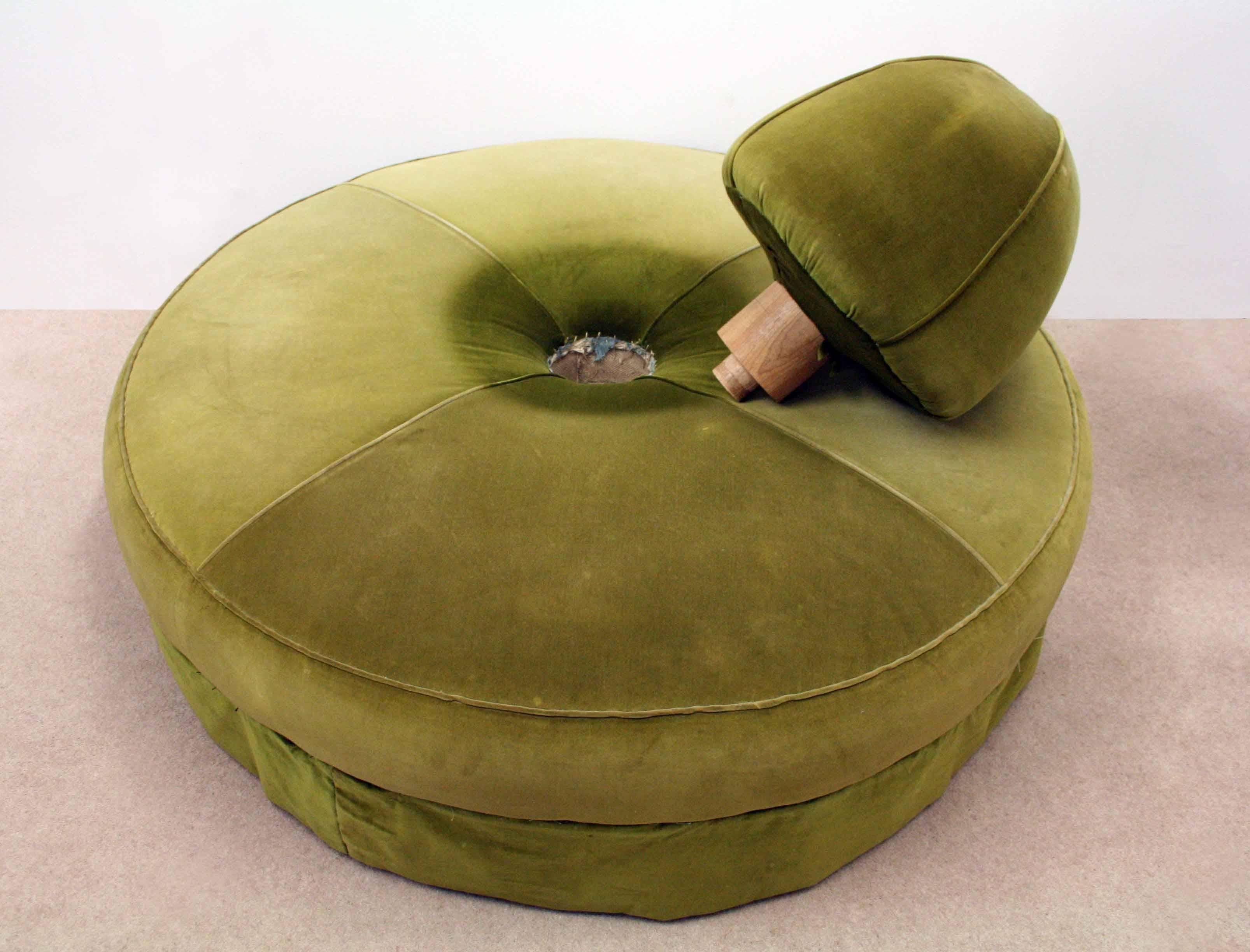 Late 19th Century Victorian Green Circular Conversation Sofa, circa 1870