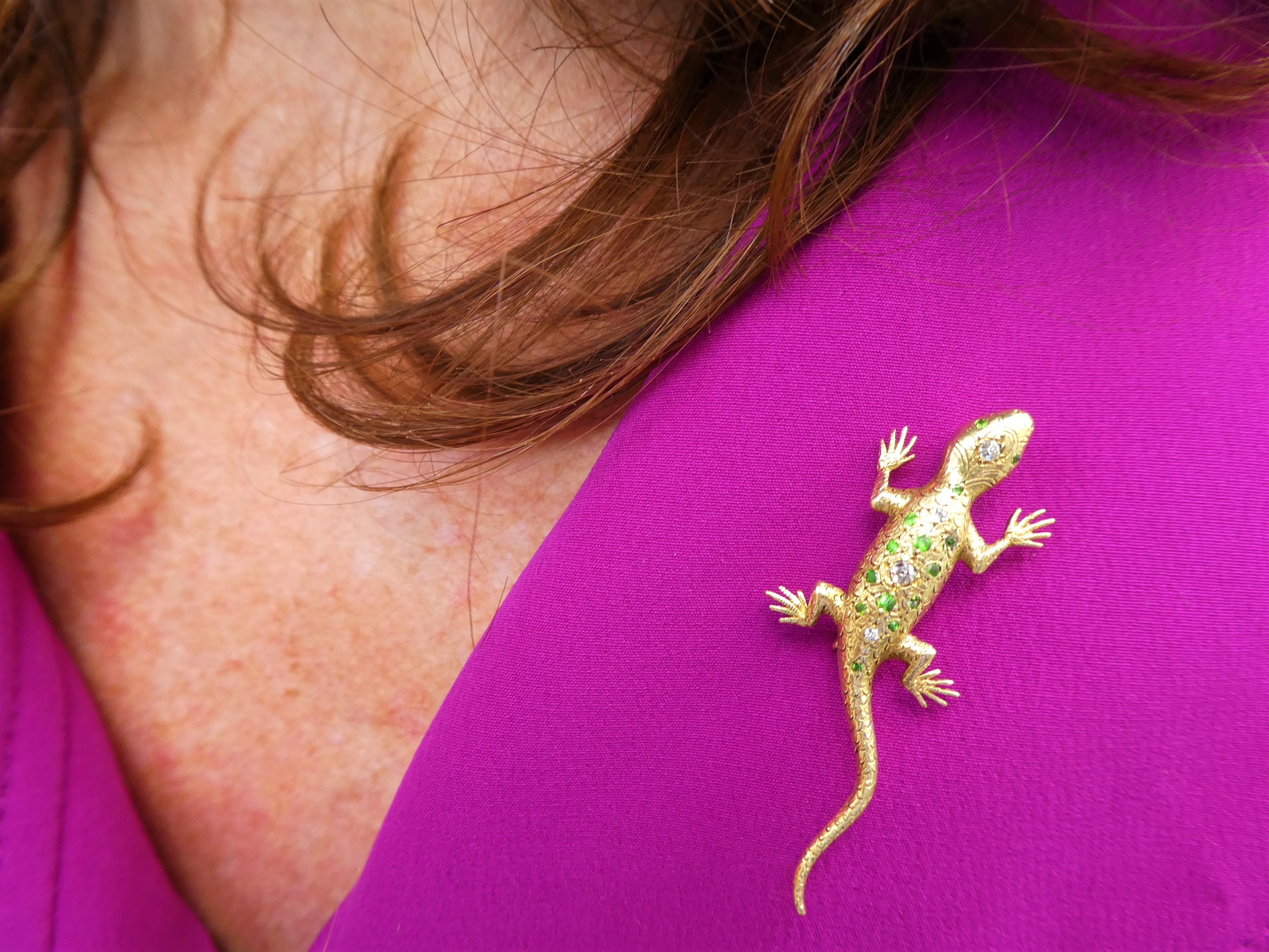 Victorian Green Demantoid Garnets Diamonds 14 Karat Gold Hedges Lizard Brooch For Sale 1