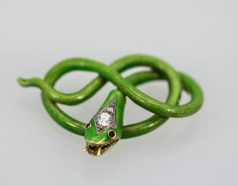 Victorian Green Enamel Snake Pendant 18K In Good Condition For Sale In North Hollywood, CA
