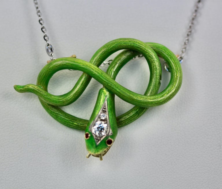 Victorian Green Enamel Snake Pendant 18K For Sale 3
