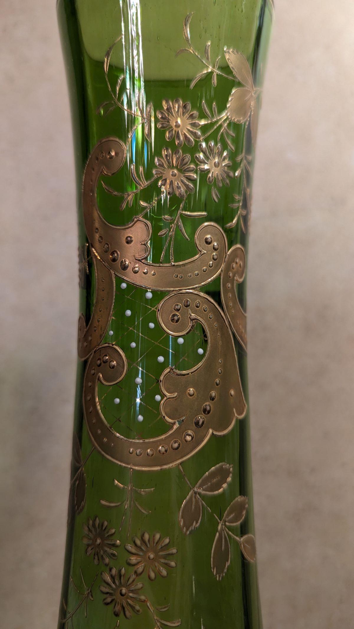 Américain Vase à bourgeons en verre vert de l'époque victorienne en vente