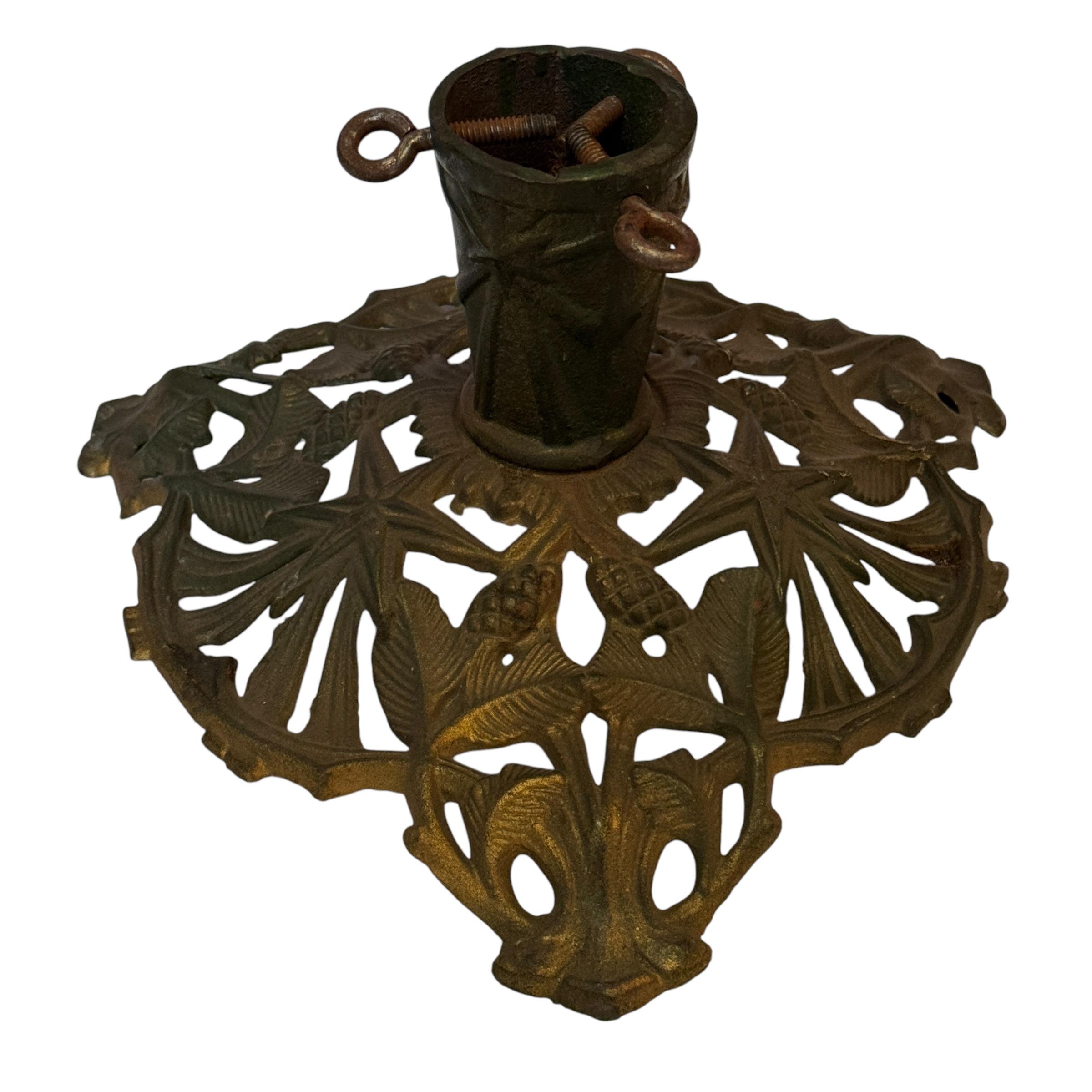 Victorian green & gold Cast Iron Christmas Tree Stand, Vintage, German, 1890s In Good Condition For Sale In Nuernberg, DE