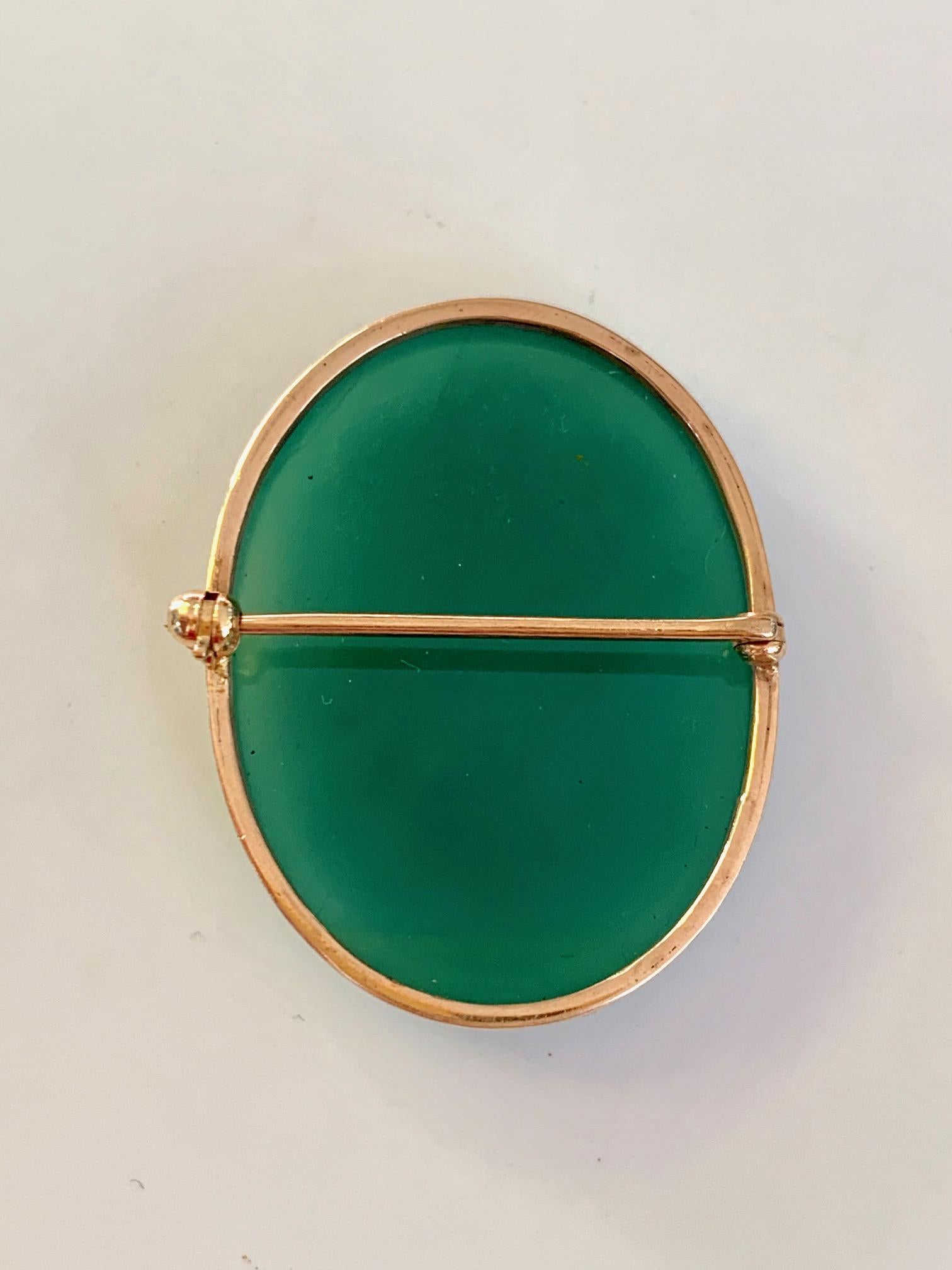 Mixed Cut Victorian Green Onyx Hard Stone Cameo 14 Karat Yellow Gold Brooch Pin