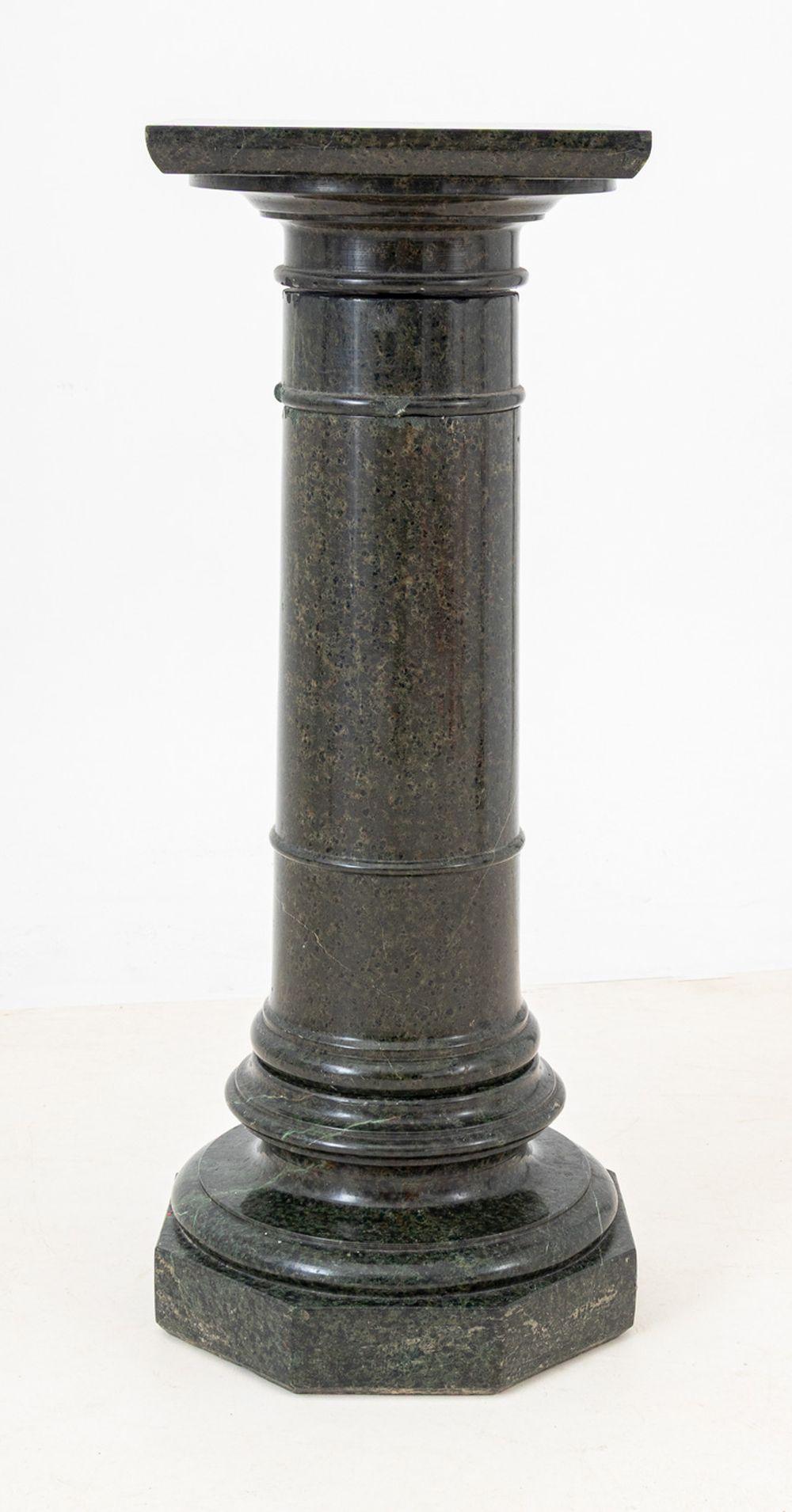 19th Century Victorian Green Serpentine Pedestal For Sale