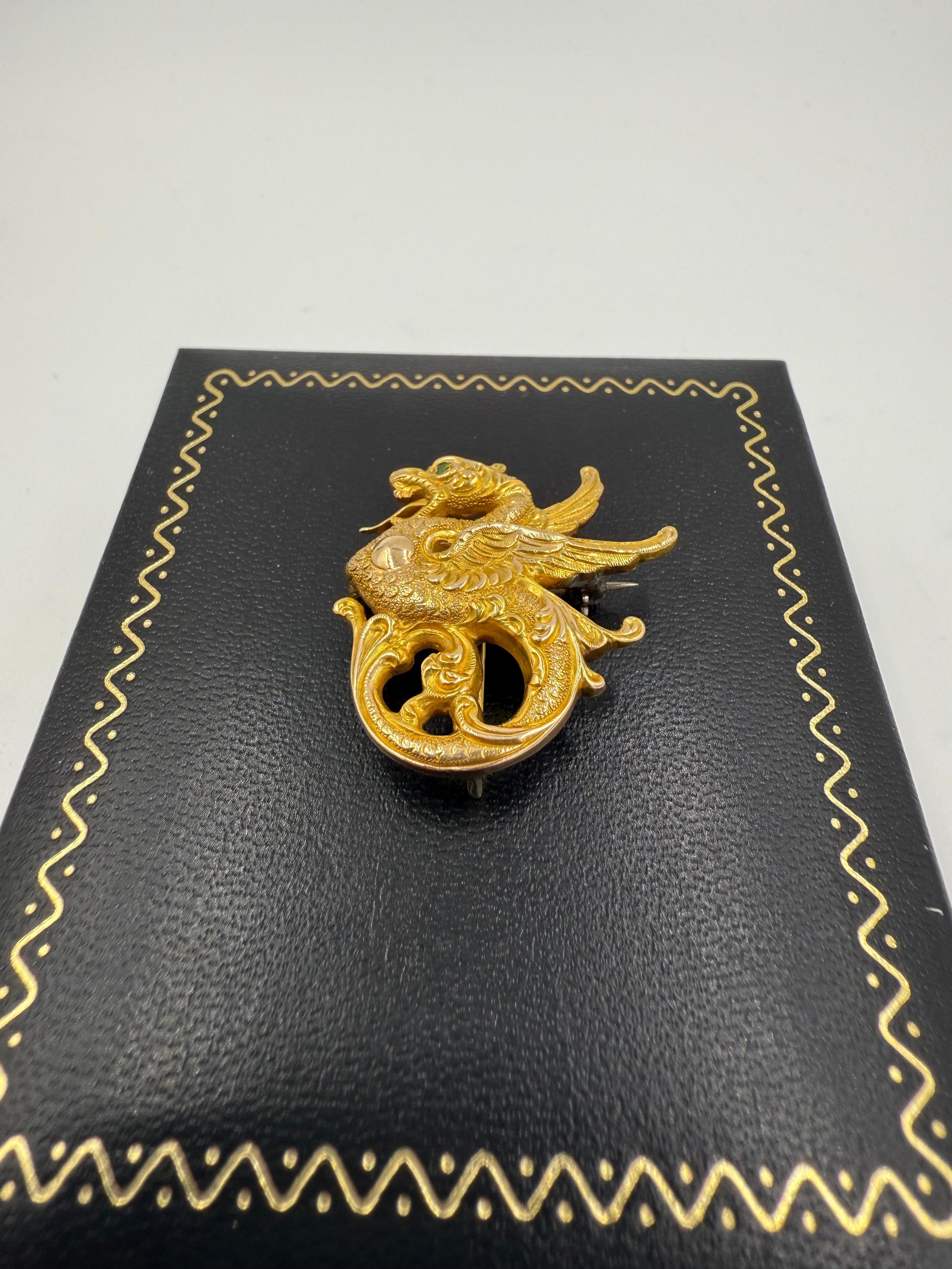 Broche victorienne en or 14k Griffon avec œil démantoïde, Circa 1900.

Cette broche victorienne en or 14k Griffin avec un œil démantoïde a été fabriquée vers 1900.  Les détails sont magnifiques.  Quelle broche !  Idéal pour faire plaisir à quelqu'un