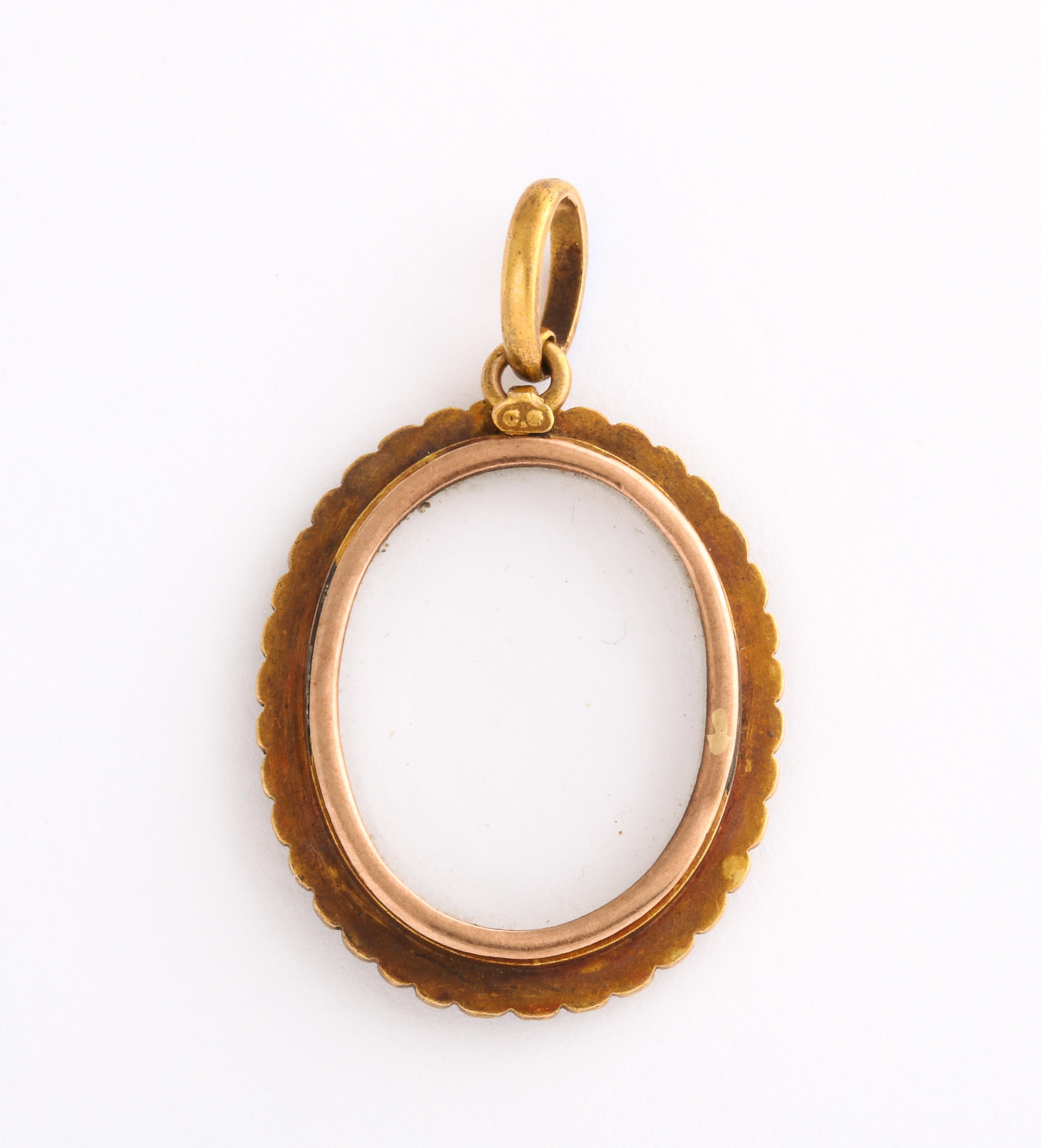 da uomo o donna Medaglione vittoriano Guiliano in cristallo di rocca con perle naturali e smalto in vendita