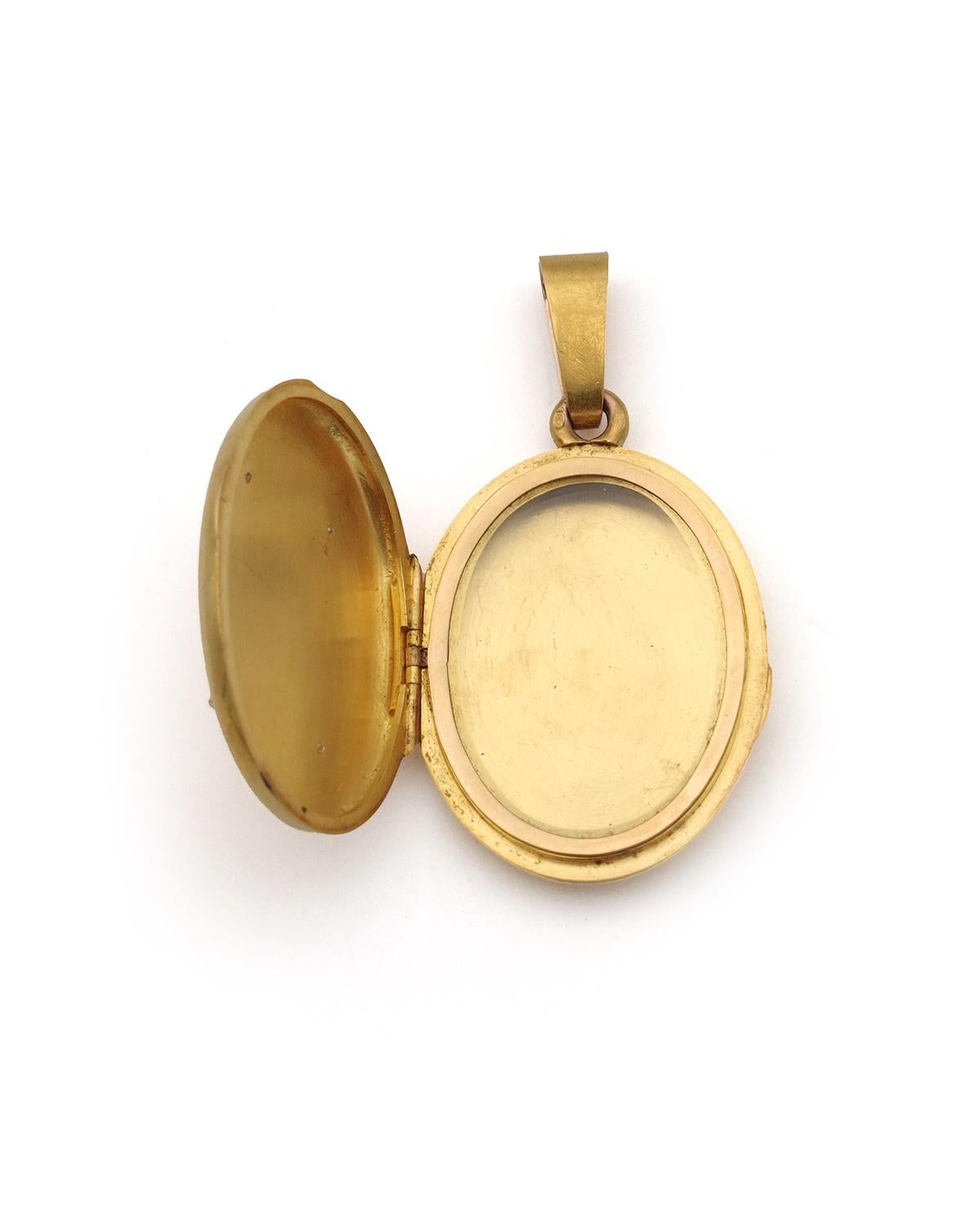Victorian H letter locket pendant in 18 karat gold For Sale at 1stDibs