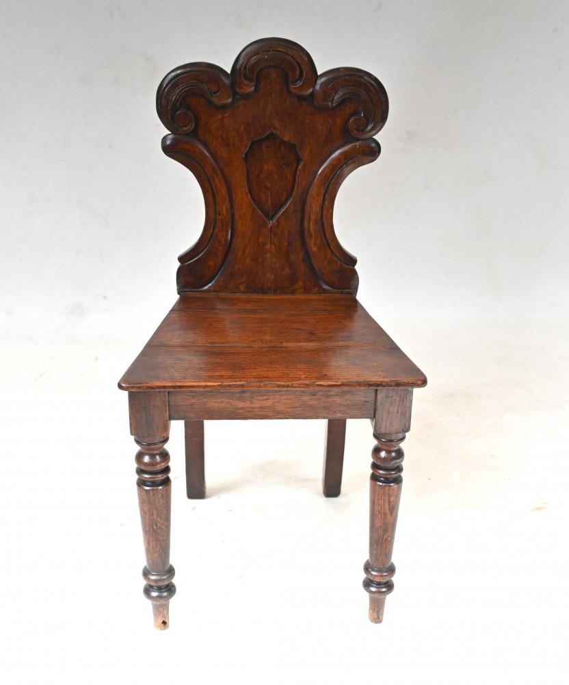Milieu du XIXe siècle Chaise d'entrée victorienne en acajou avec accent ancien 1860 en vente