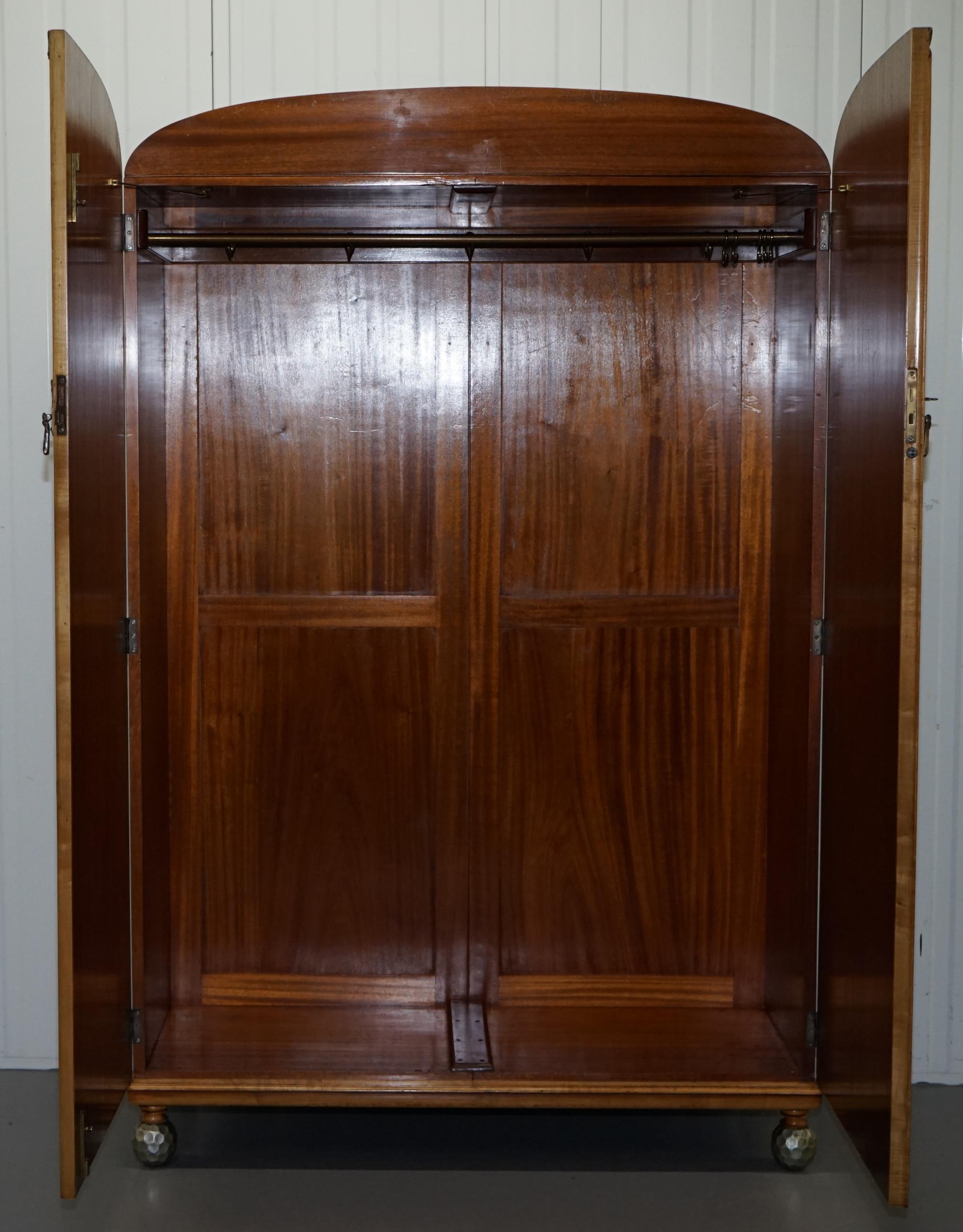 Viktorianische Hampton & Sons's Satinholz Schlafzimmer Suite Kleiderschrank Frisiertisch Spiegel (Handgefertigt) im Angebot