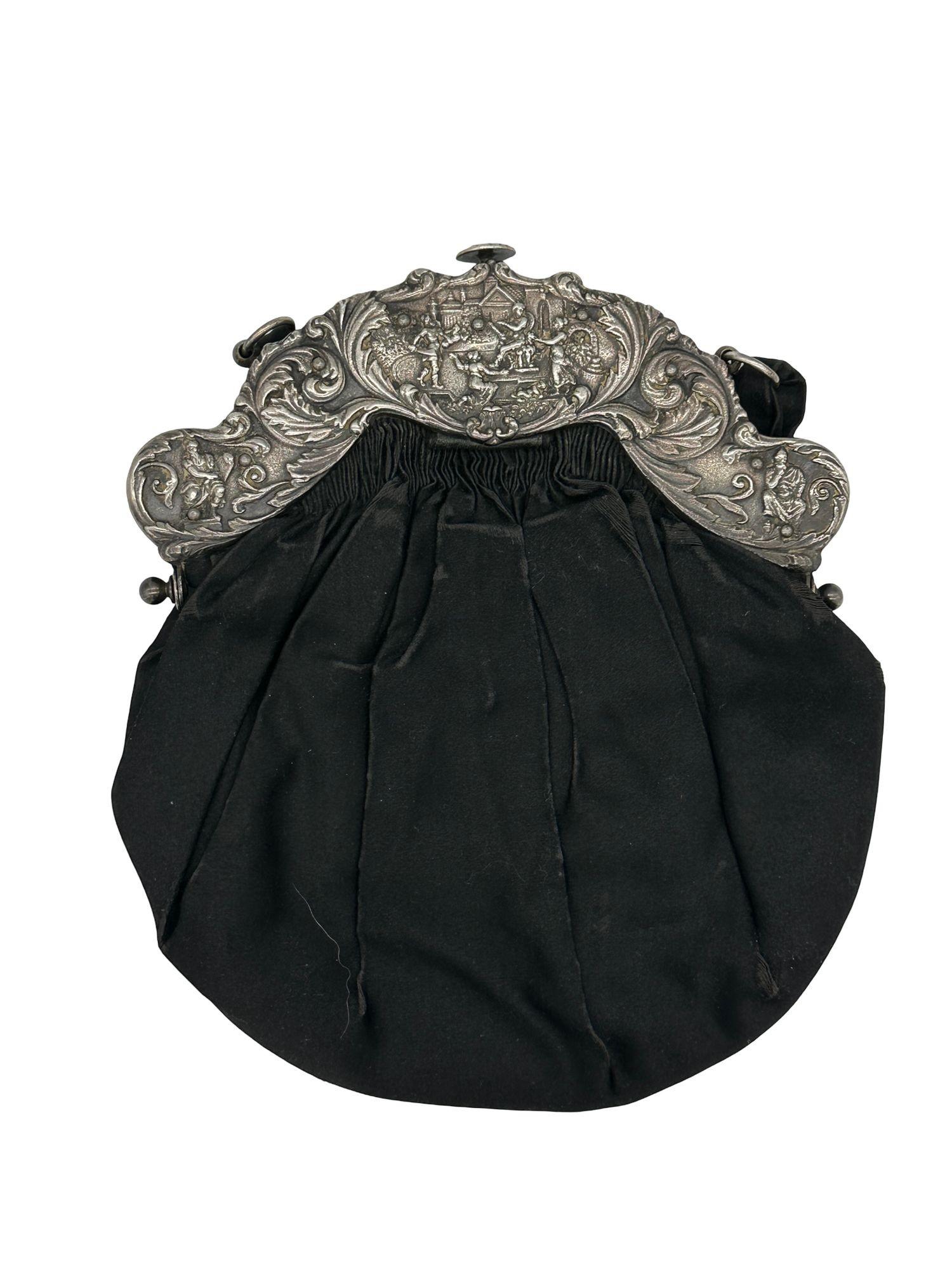 Viktorianische Handtasche mit großer dekorativer Sterling Silber Schließe (Spätviktorianisch) im Angebot