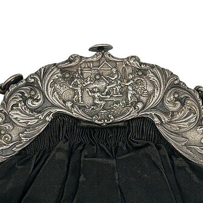 Viktorianische Handtasche mit großer dekorativer Sterling Silber Schließe (Spätes 19. Jahrhundert) im Angebot
