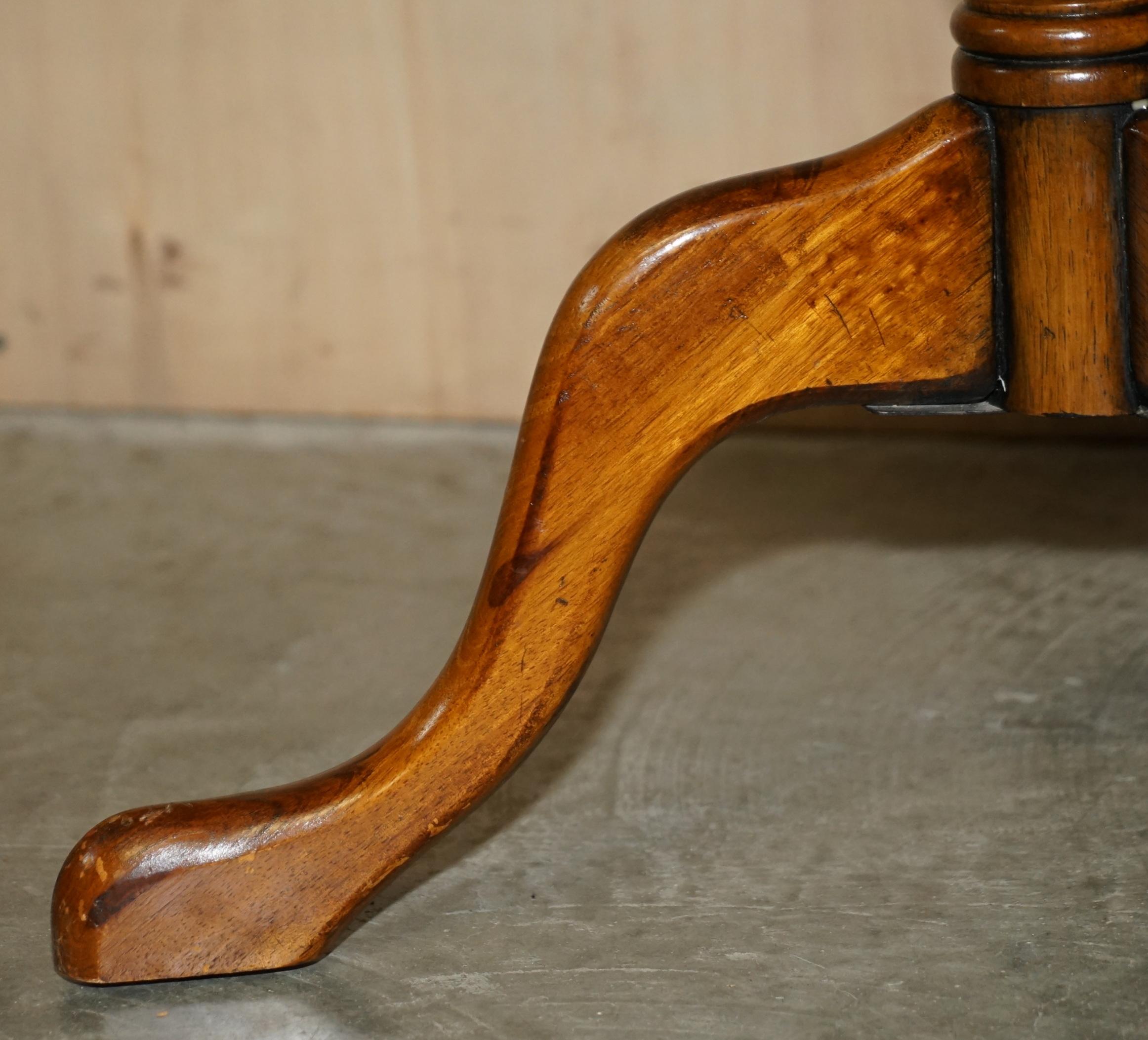 Victorian Hand Carved Pollard Oak Tilt Top Tripod Wine Side End Lamp Table For Sale 1