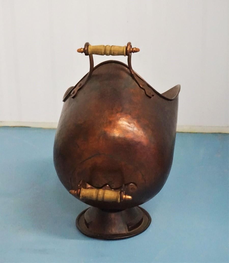 English Victorian Hand-Crafted Copper Helmet Coal Scuttle or Log Holder 