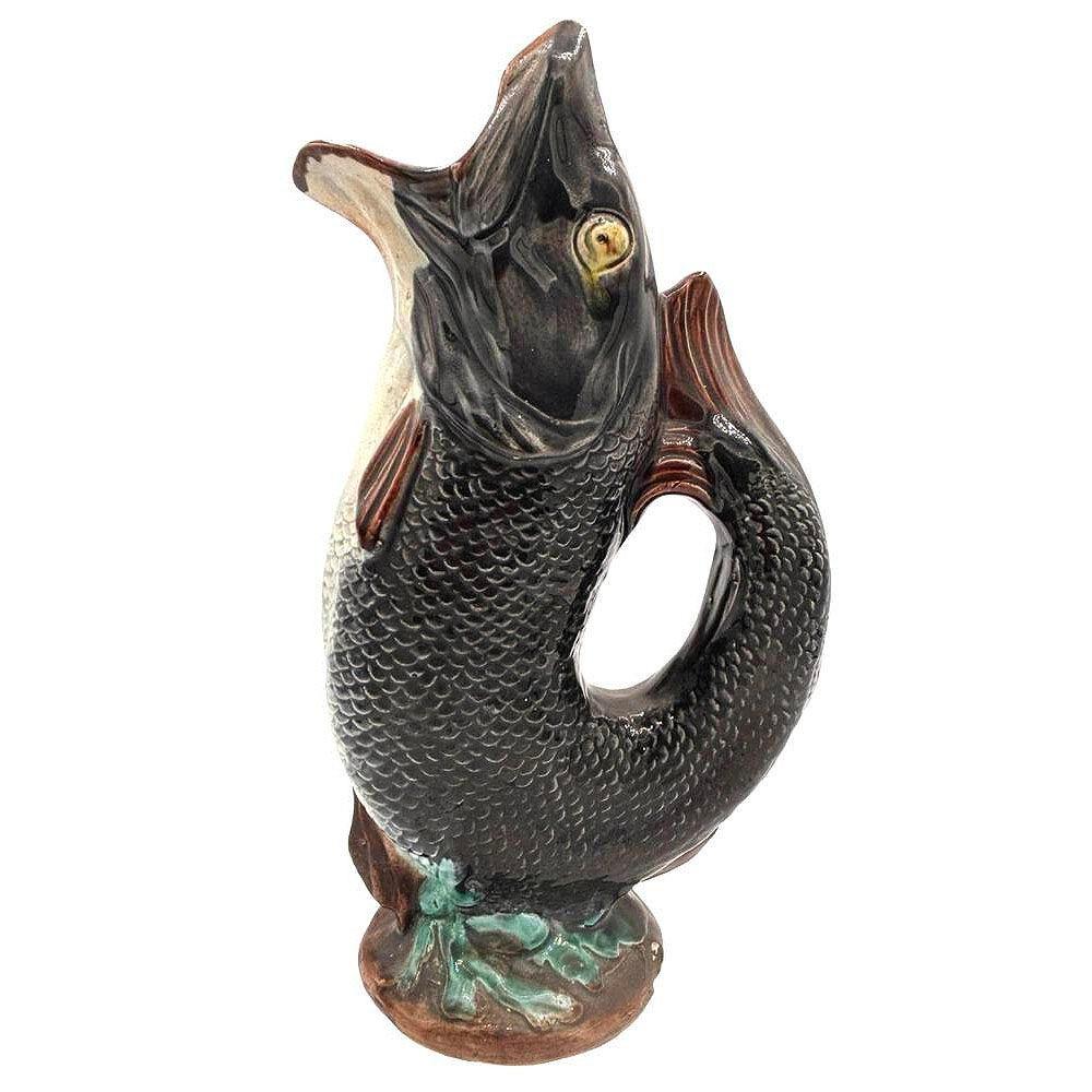 Jarra victoriana de cerámica pintada a mano de pez gorjeador de mayólica Victoriano tardío en venta