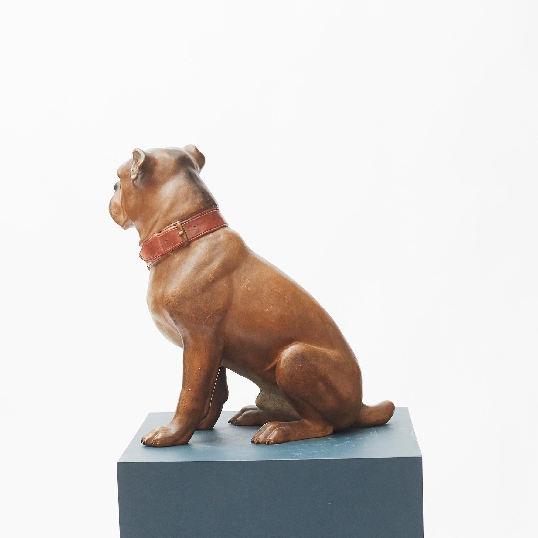 Inglese Statua di cane vittoriana in terracotta dipinta a mano, Inghilterra, 1880-1890 in vendita