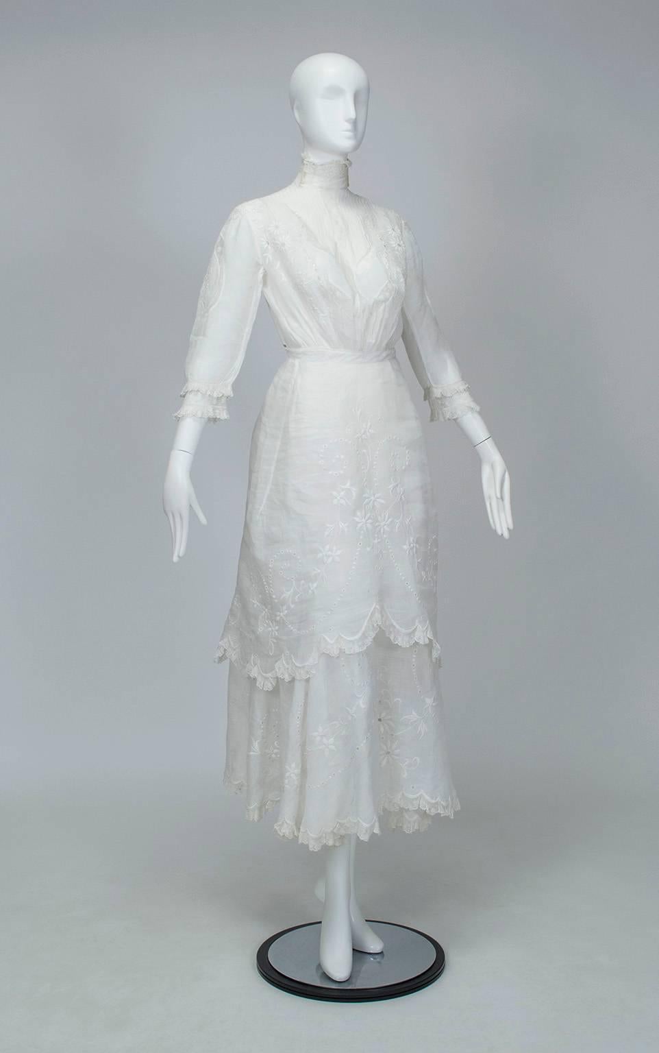 If Downton Abbey had taken place during the Belle Epoque instead of the Edwardian Era, you can bet you would have seen Lady Mary in this dress. A superb example of Victorian summer fashion and a sartorial work of art in near mint