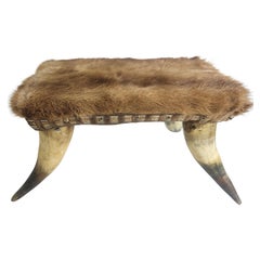 Paire de poufs victoriens en corne de bœuf faits à la main C1880 Disponible