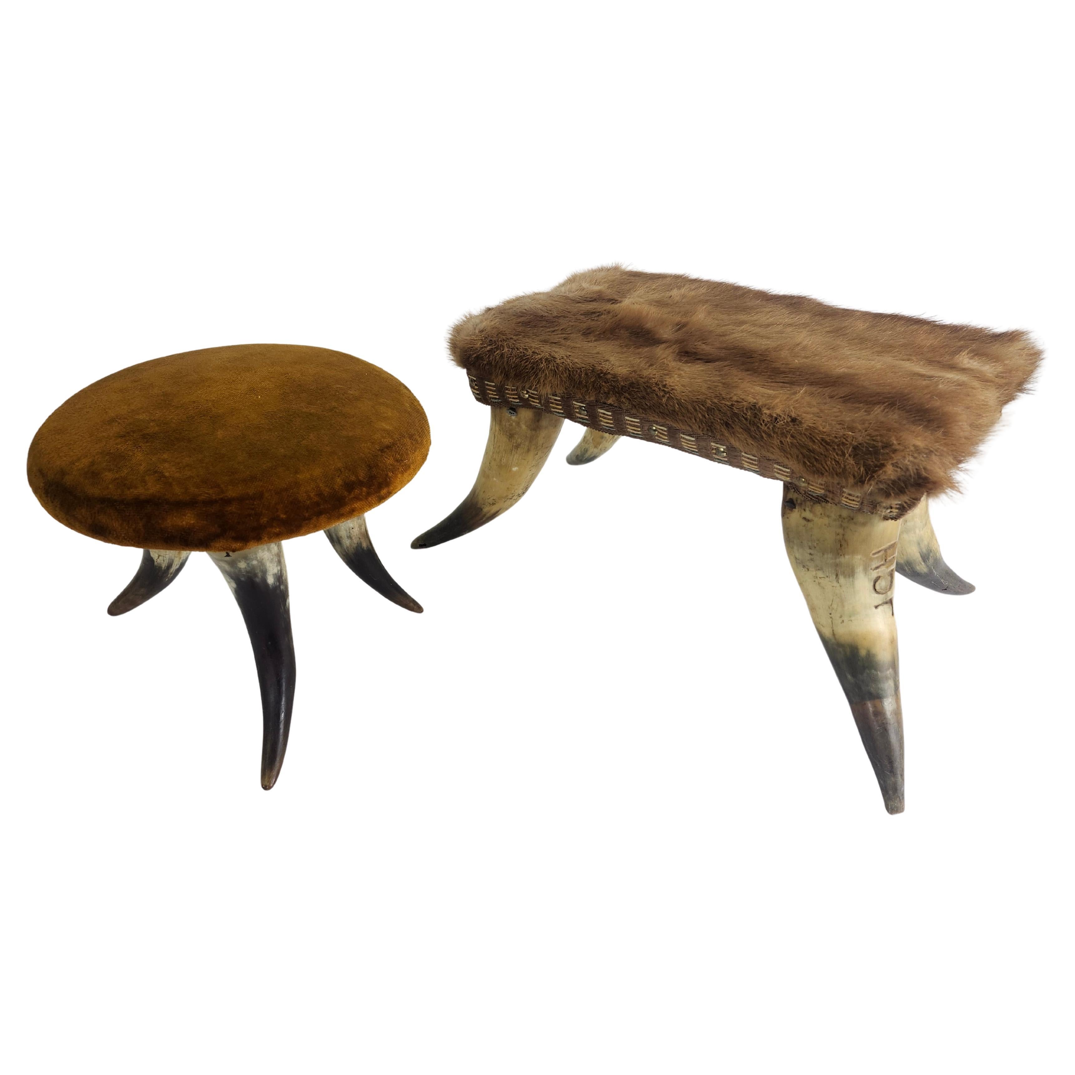 Paire de poufs victoriens en corne de bœuf faits à la main C1880 Disponible en vente