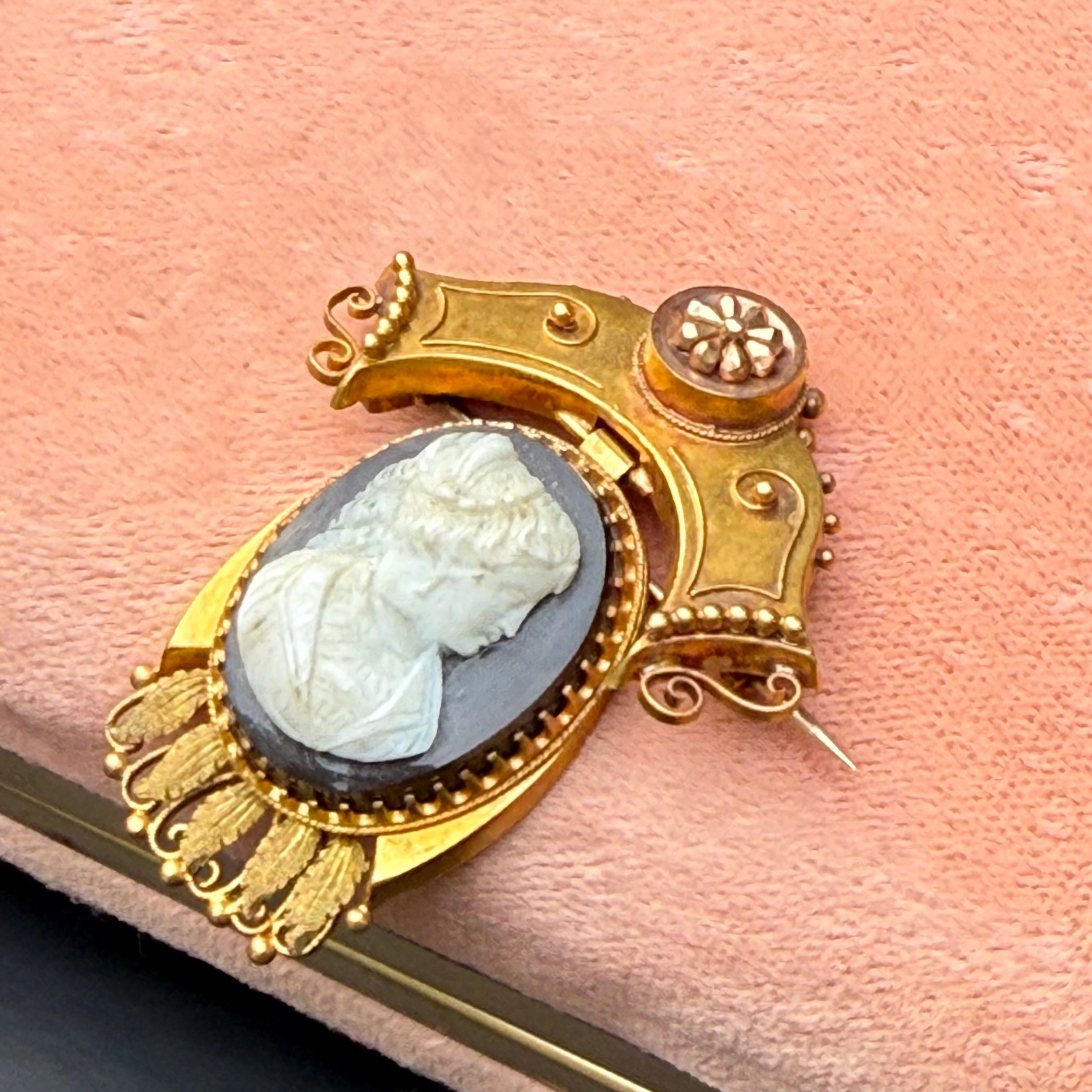 Victorian Hard Stone Cameo Drop Earrings Pin Brooch Set For Sale 15