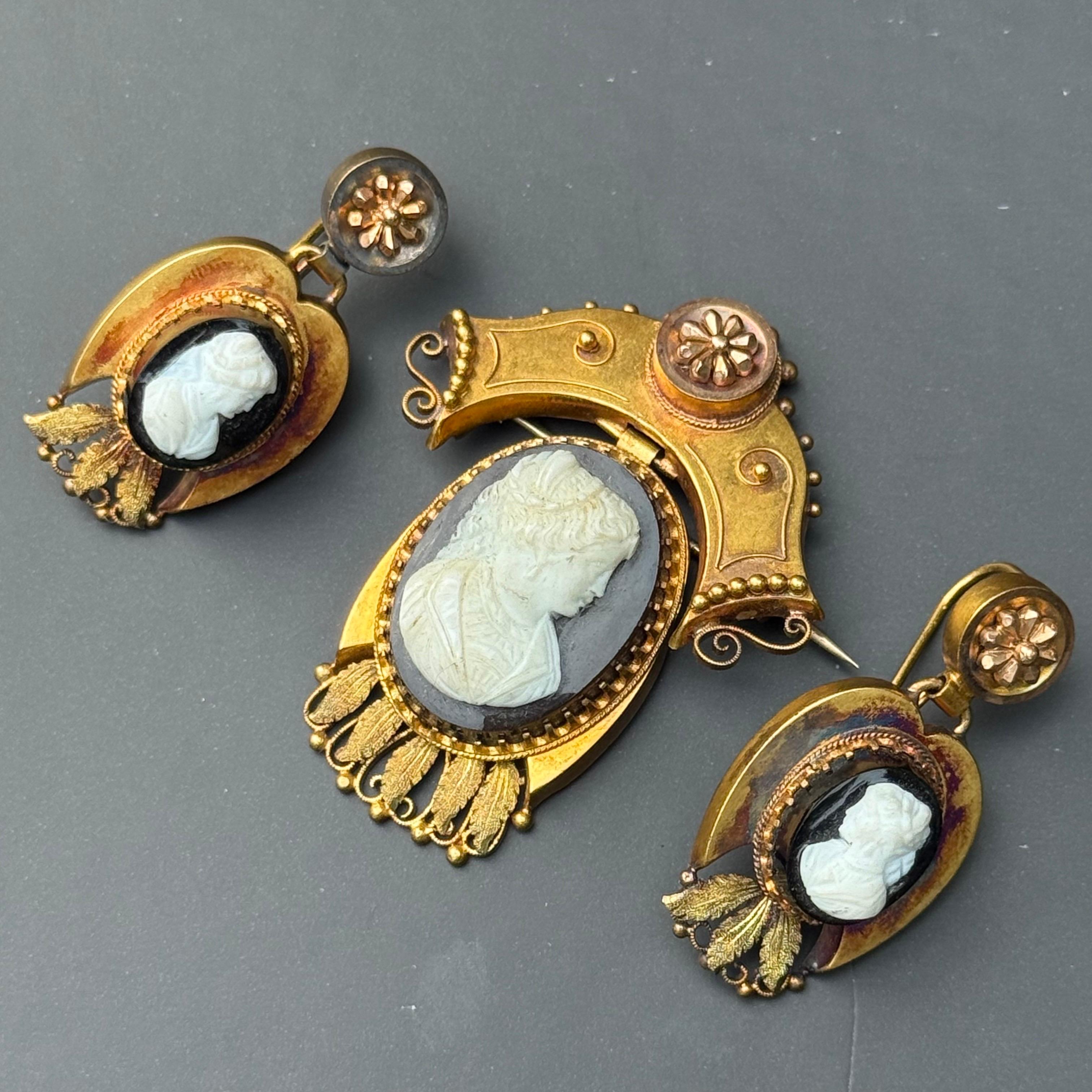 Victorian Hard Stone Cameo Drop Earrings Pin Brooch Set For Sale 16