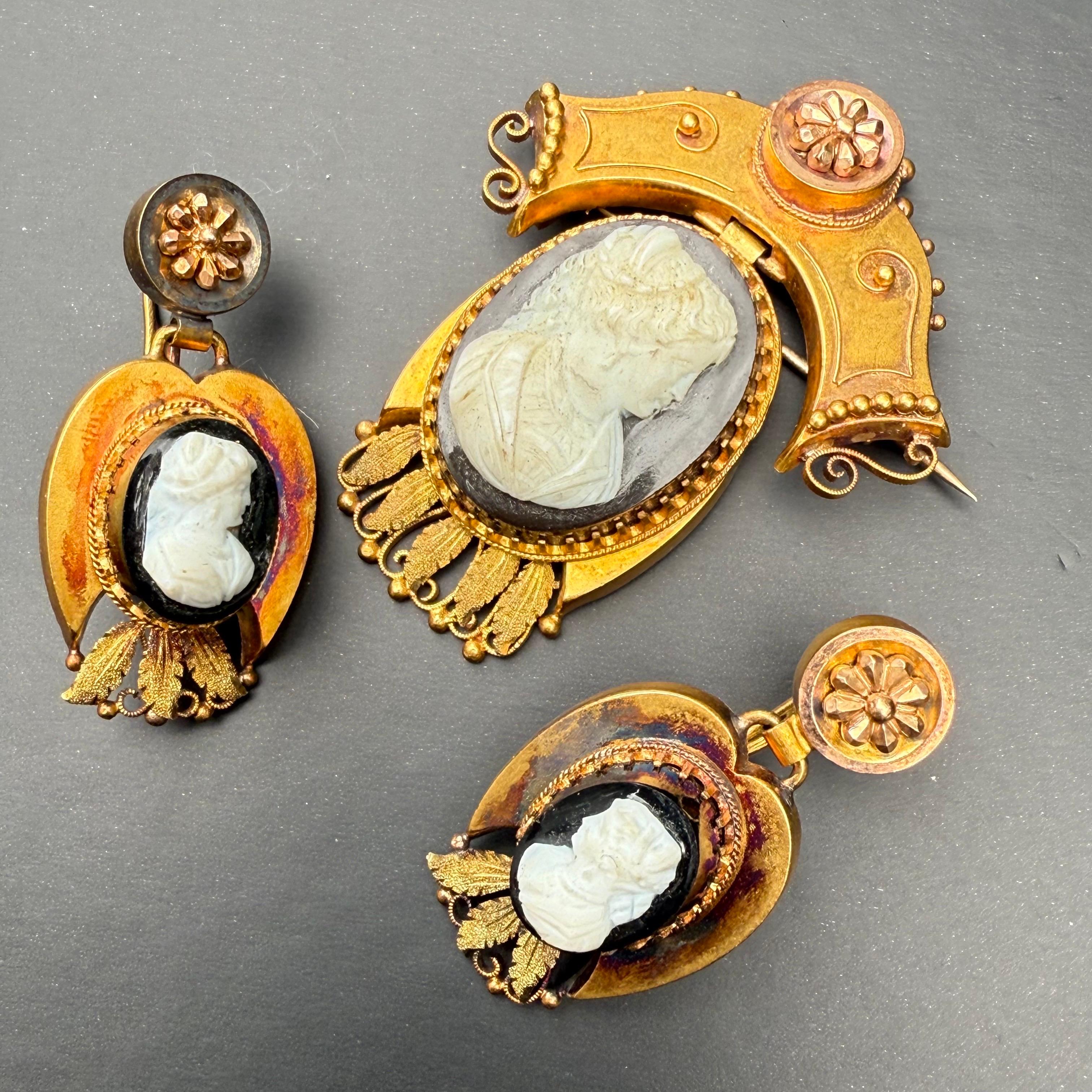 Women's Victorian Hard Stone Cameo Drop Earrings Pin Brooch Set For Sale
