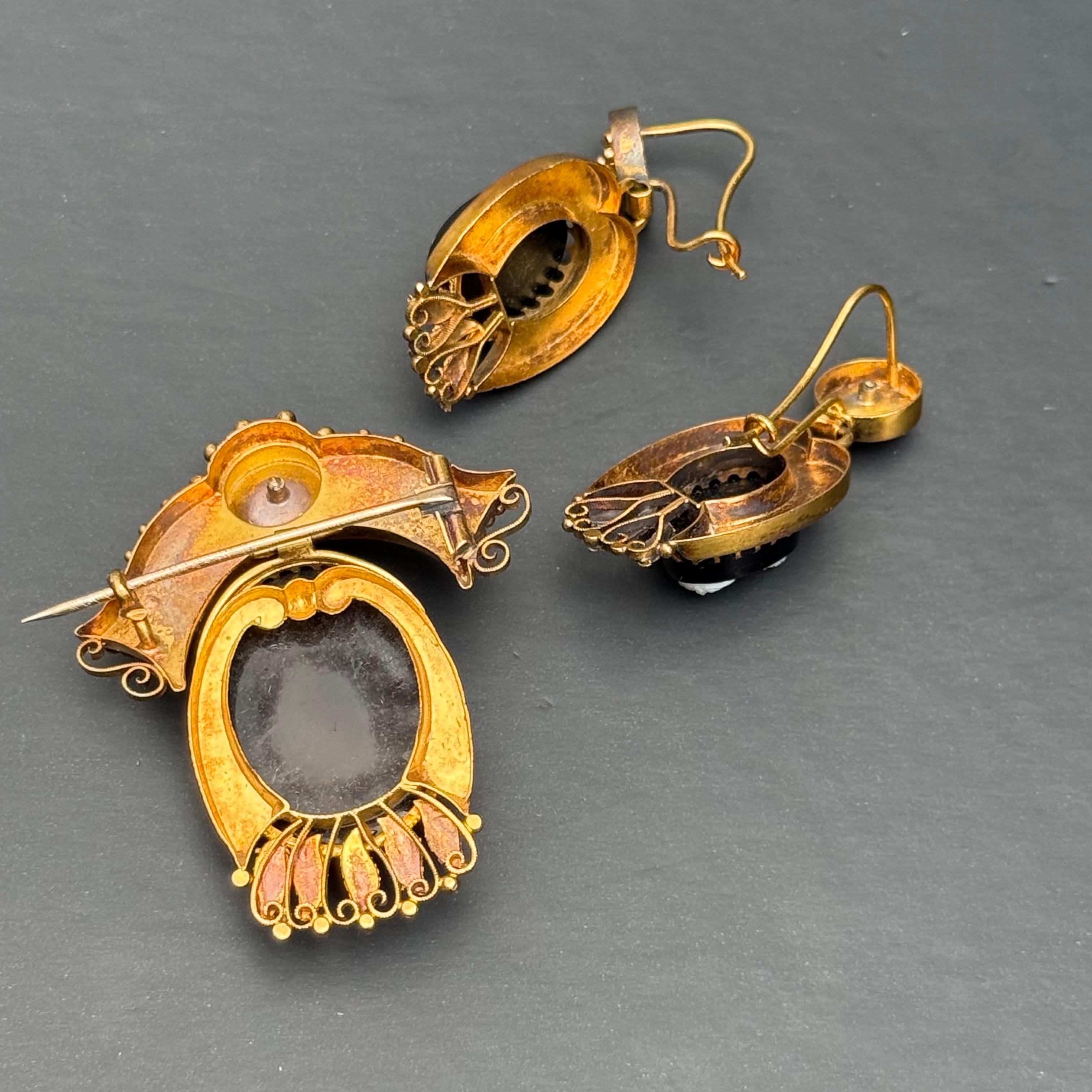 Victorian Hard Stone Cameo Drop Earrings Pin Brooch Set For Sale 3