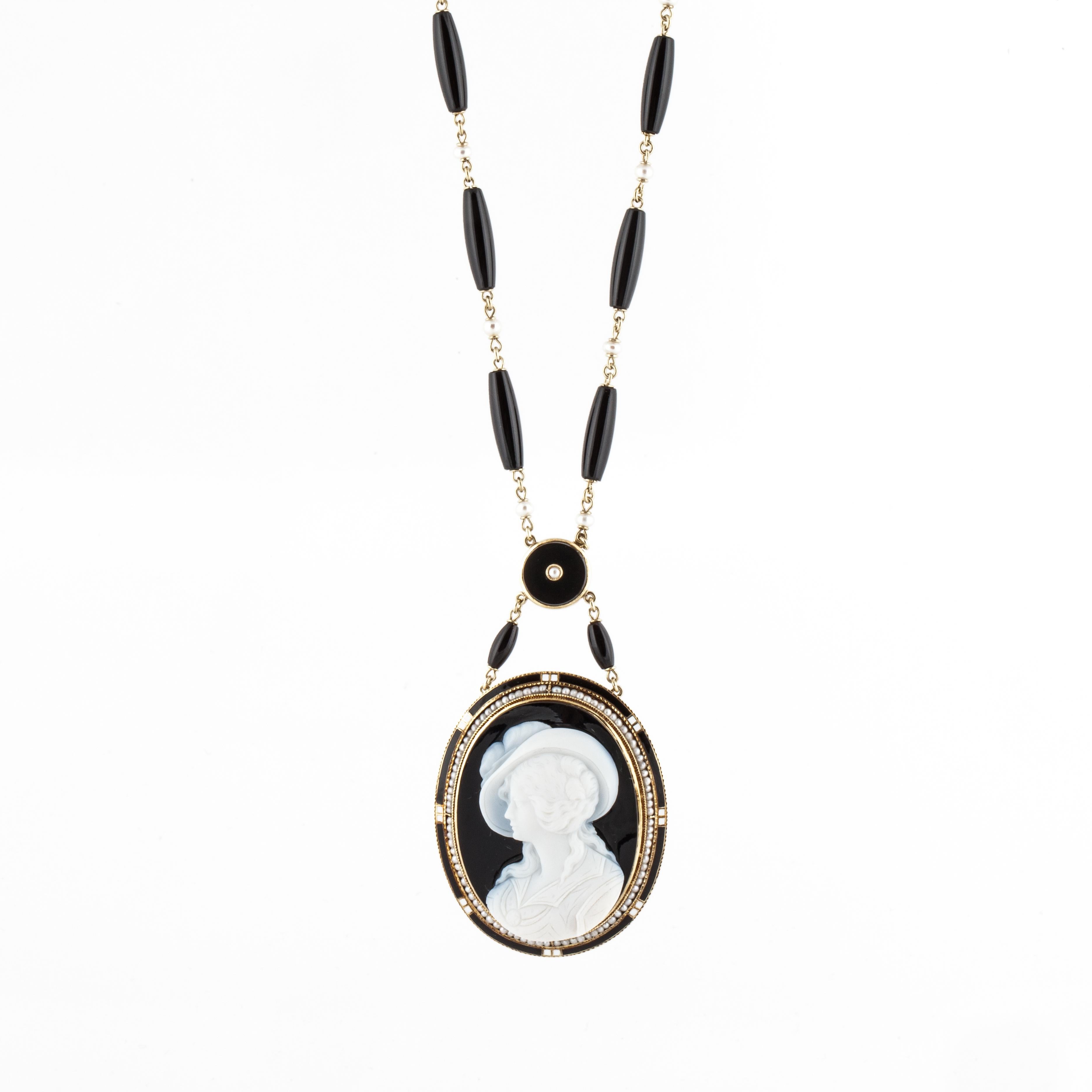 Victorian Hardstone Cameo Mourning Necklace in 14K Gold In Good Condition In Houston, TX