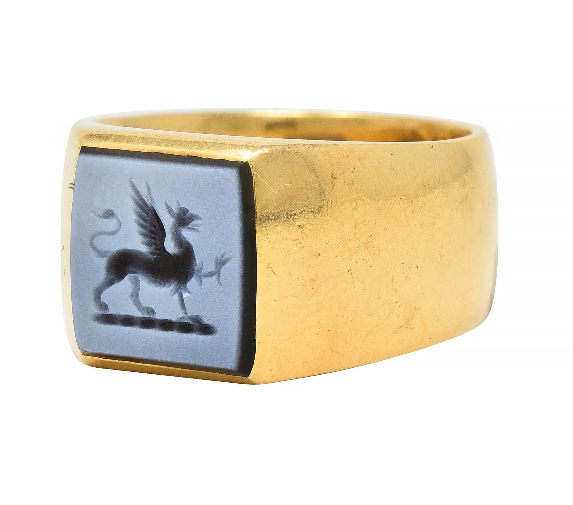 Victorian Hardstone Intaglio 18 Karat Yellow Gold Griffin Unisex Signet Ring For Sale 3