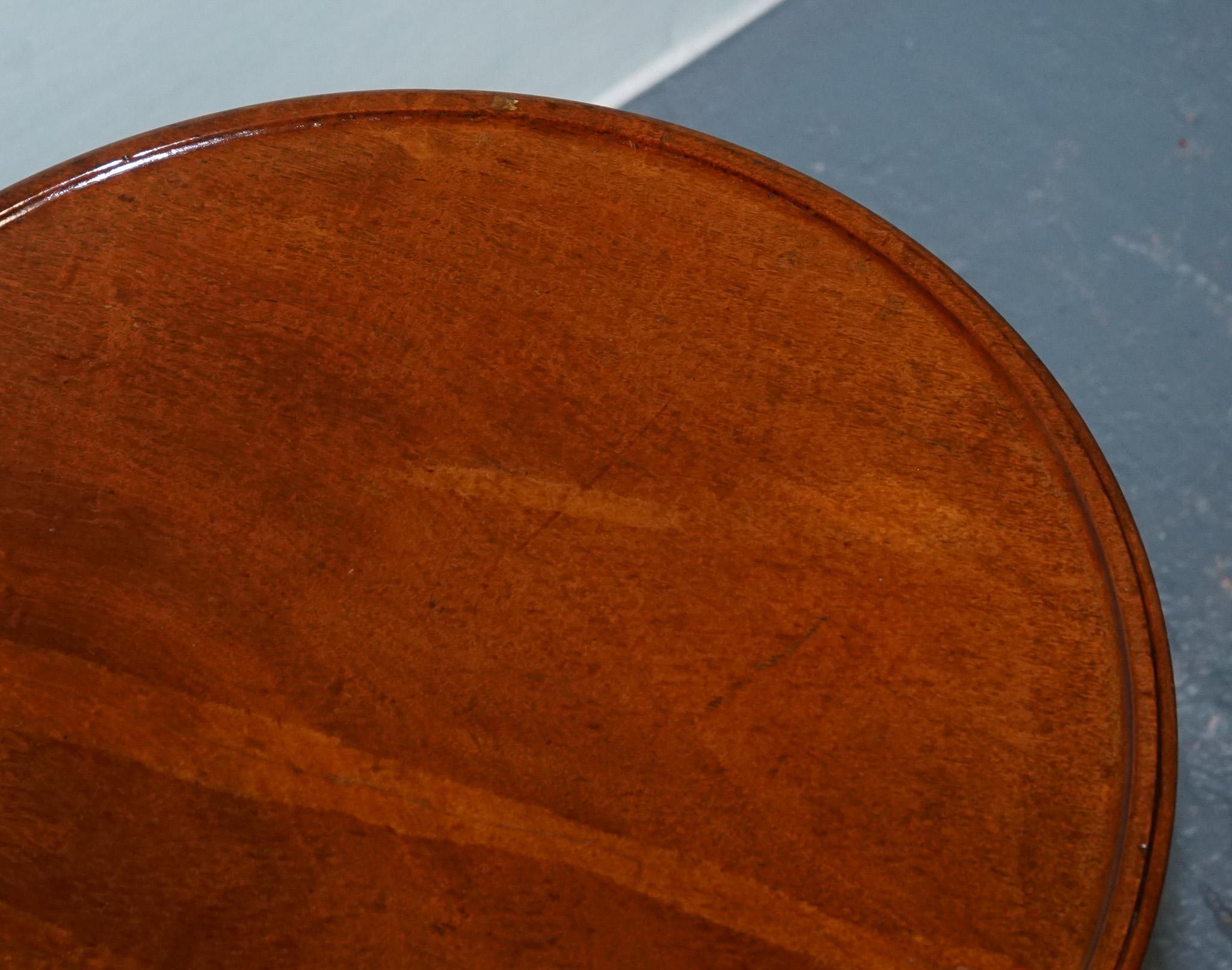 VICTORIAN HARDWOOD TILT TOP TRIPOD TABLE ROUND SIDE OR WiNE TABLE For Sale 2