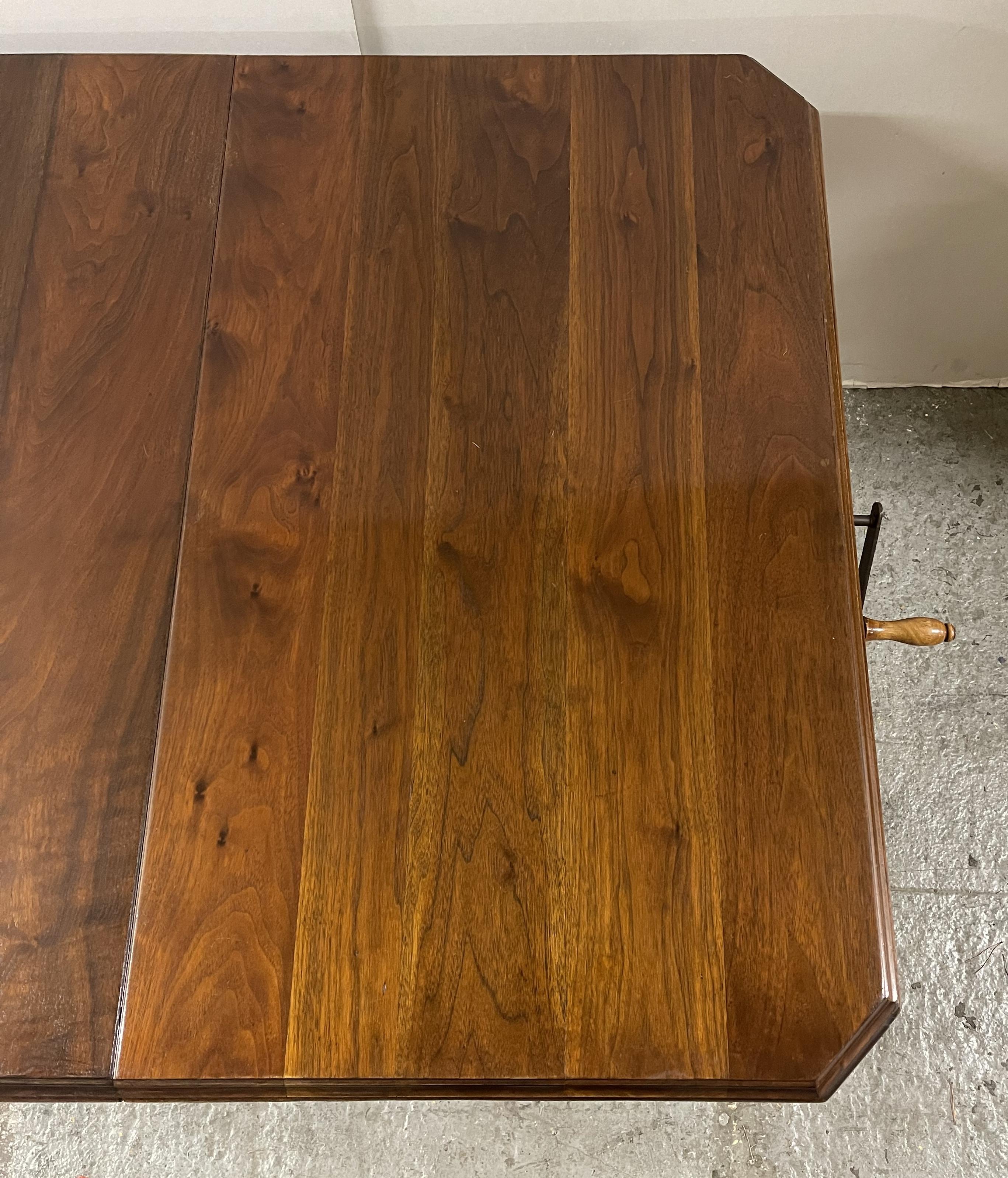 Victorian Hardwood Wind Out Extending Dining Table with Fluted Legs and Castors 4