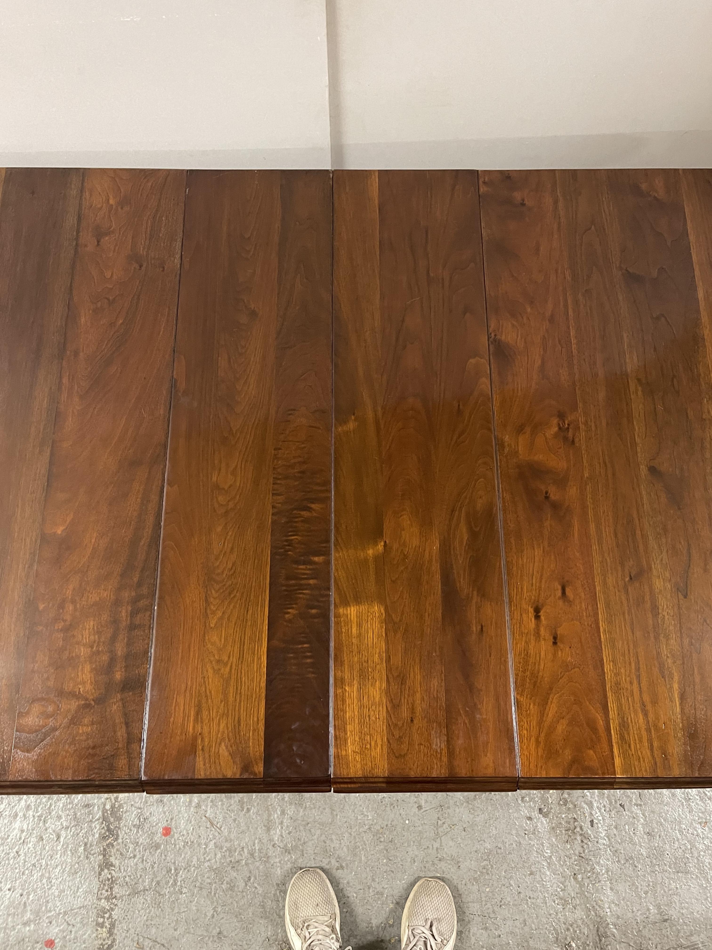 Victorian Hardwood Wind Out Extending Dining Table with Fluted Legs and Castors 11