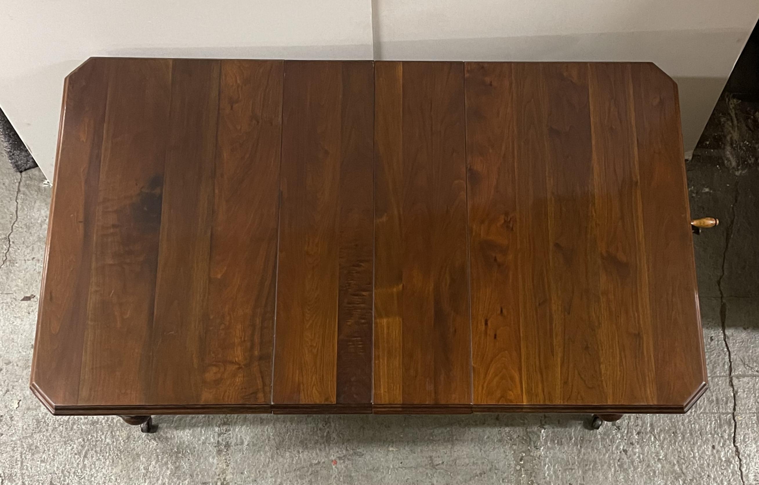 Victorian Hardwood Wind Out Extending Dining Table with Fluted Legs and Castors 13