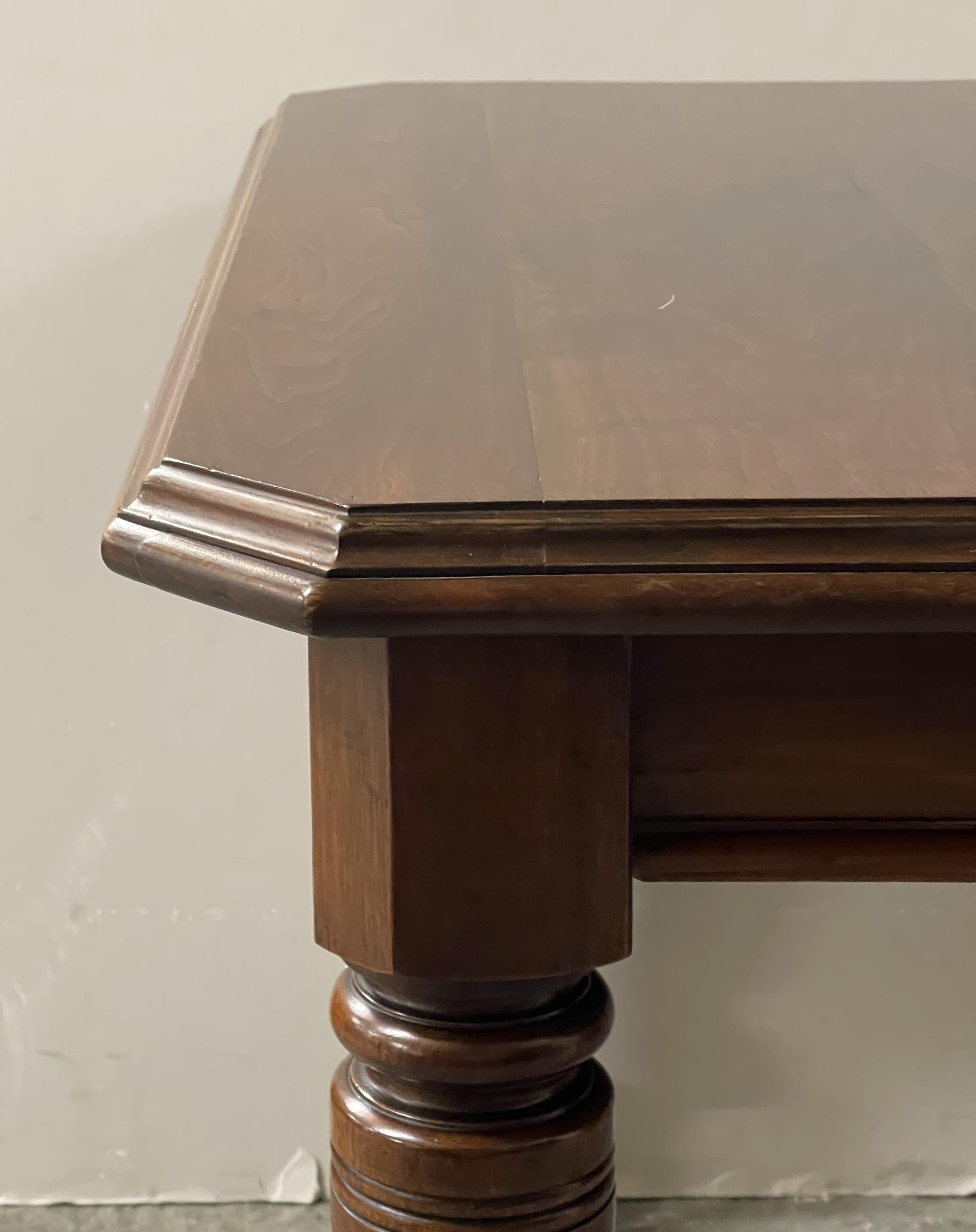 Hand-Crafted Victorian Hardwood Wind Out Extending Dining Table with Fluted Legs and Castors