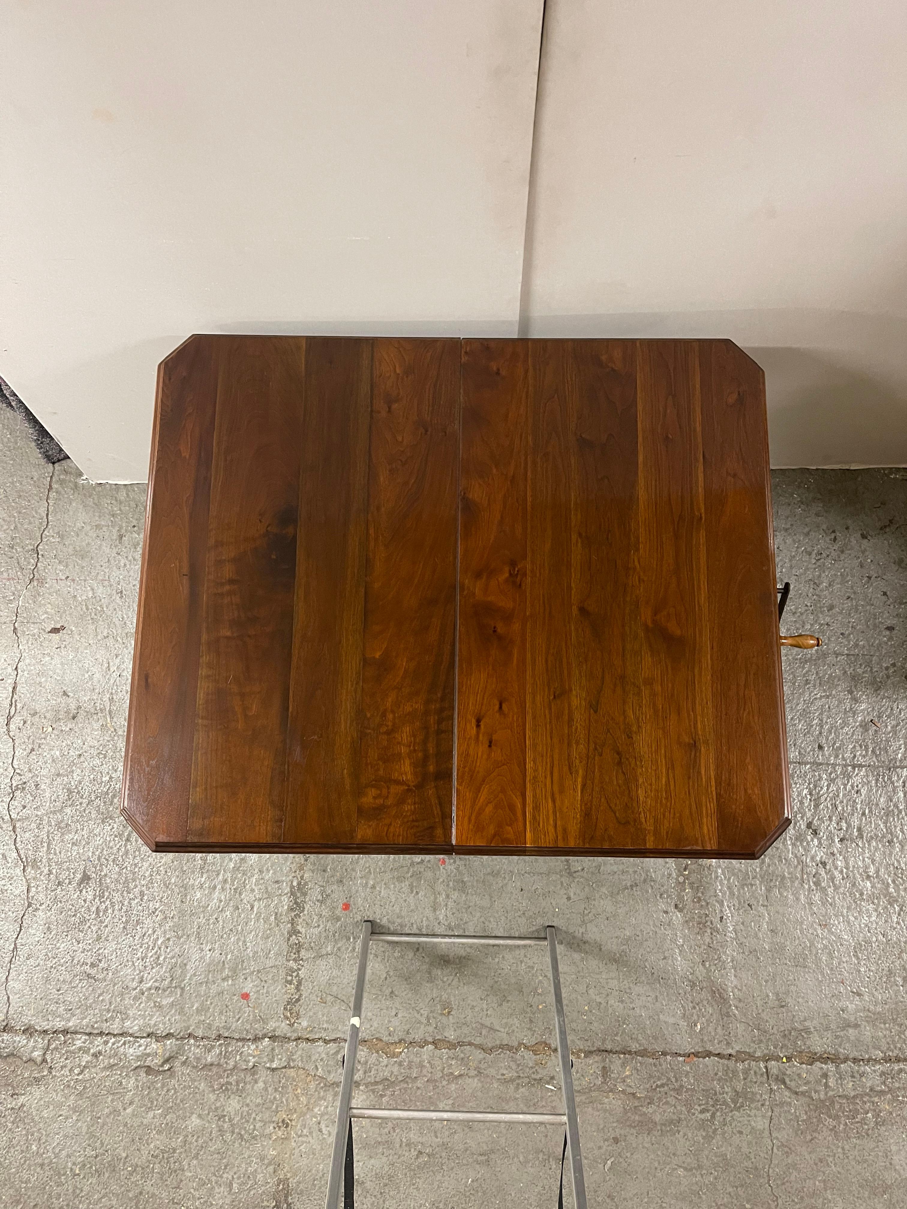 Victorian Hardwood Wind Out Extending Dining Table with Fluted Legs and Castors 2