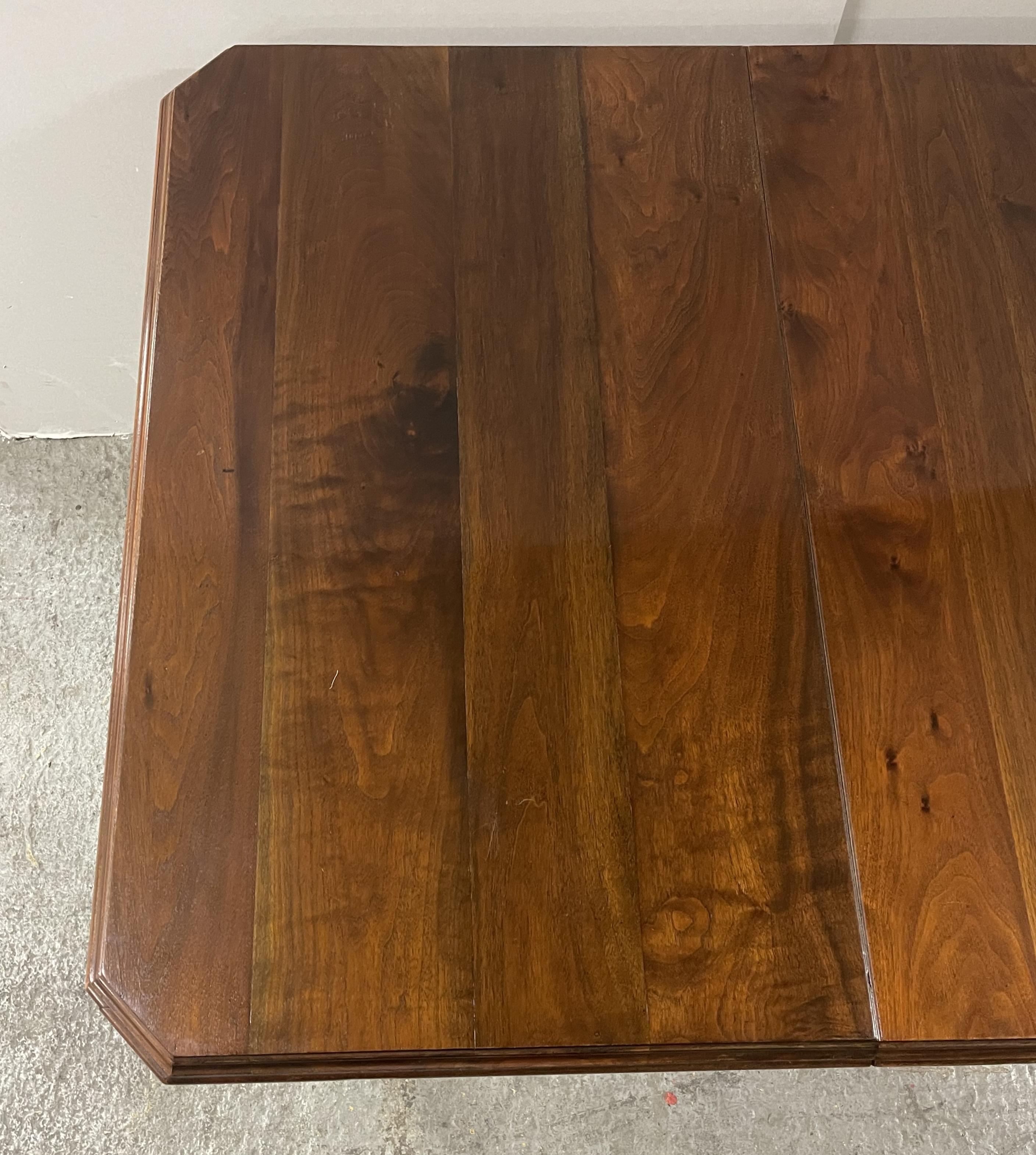 Victorian Hardwood Wind Out Extending Dining Table with Fluted Legs and Castors 3