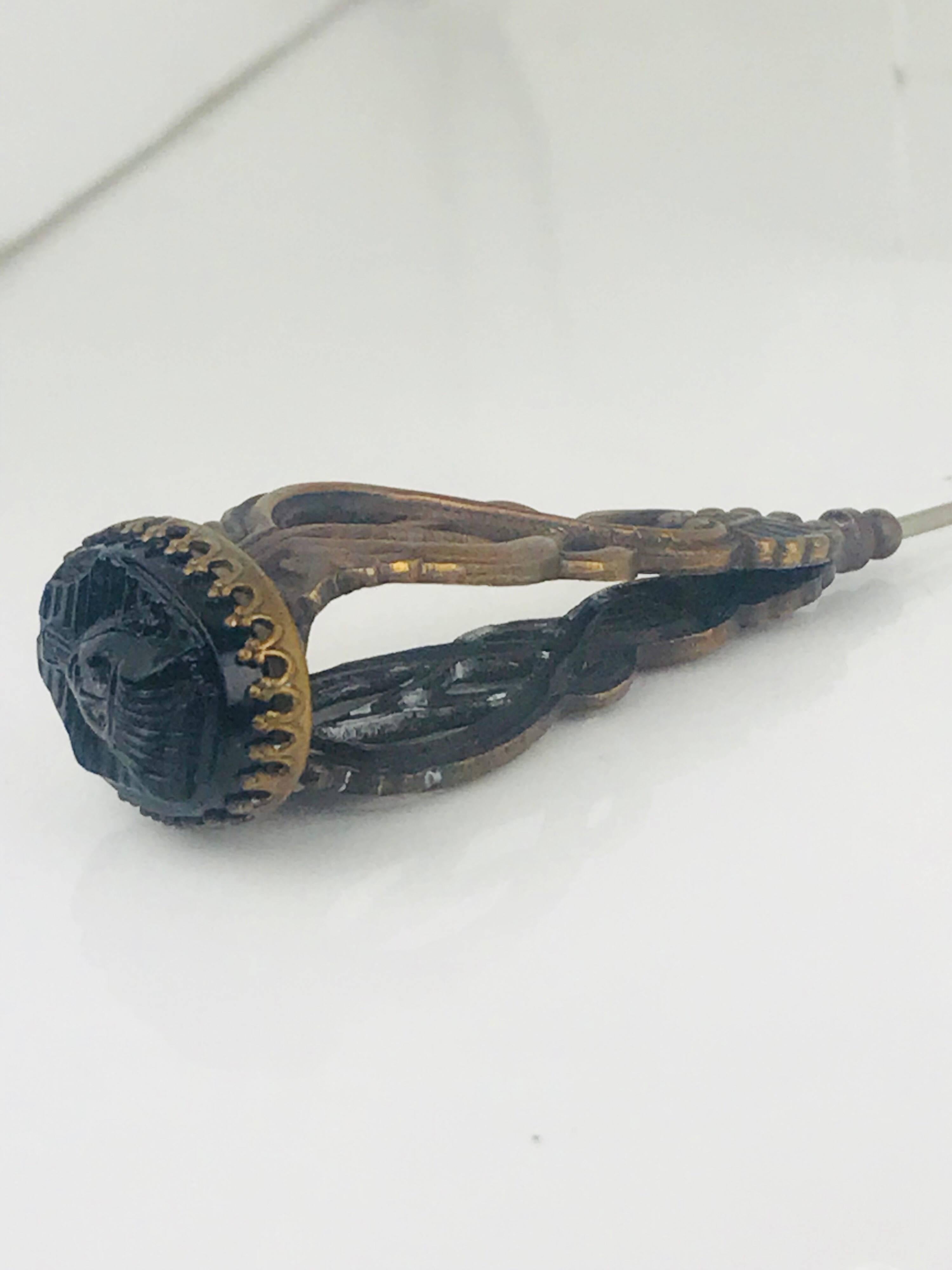 Victorian Hat Pin, Black Hand-Carved Stone Egyptian Motif, circa 1820 In Good Condition For Sale In Aliso Viejo, CA