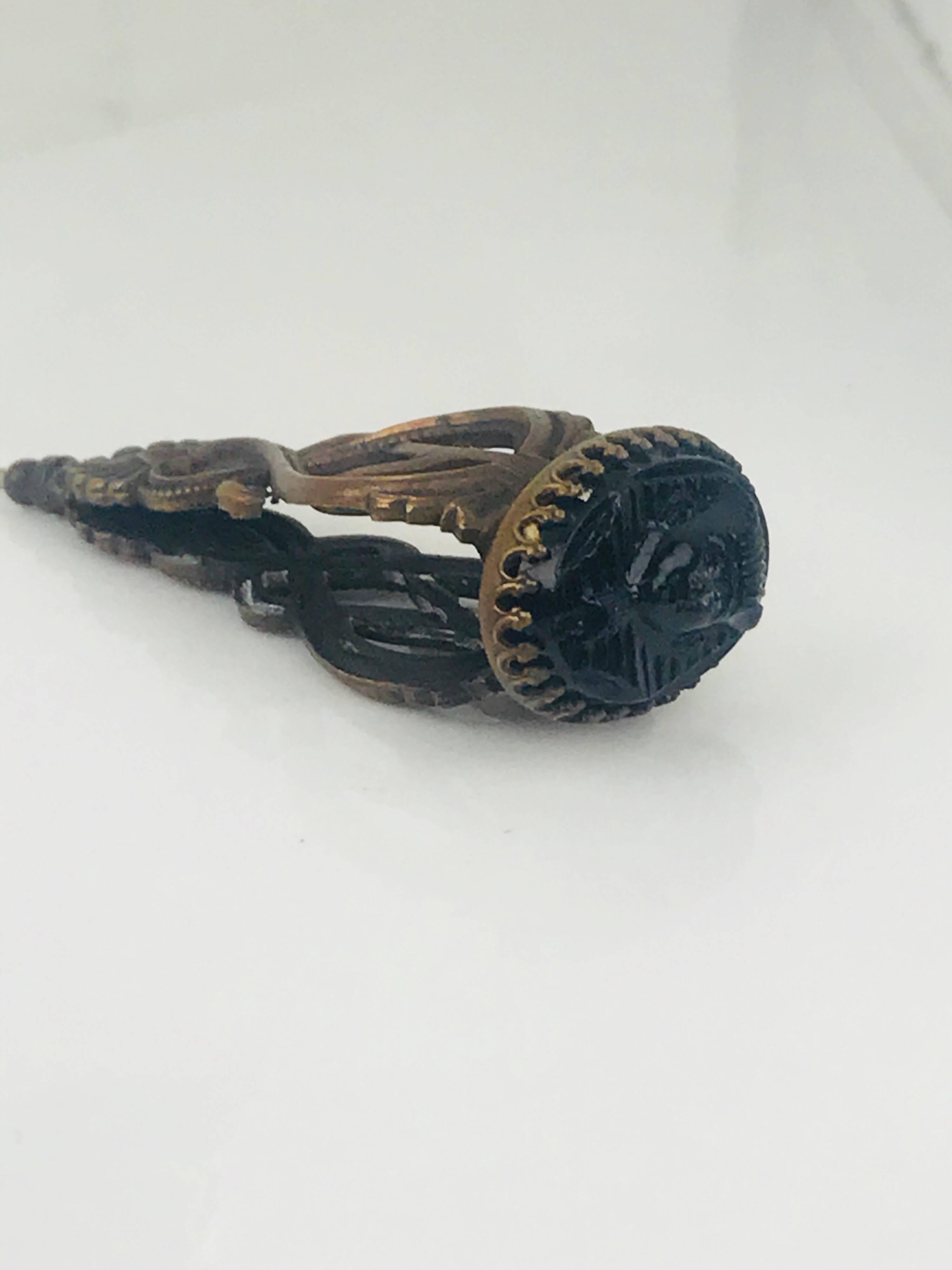 Victorian Hat Pin, Black Hand-Carved Stone Egyptian Motif, circa 1820 For Sale 1