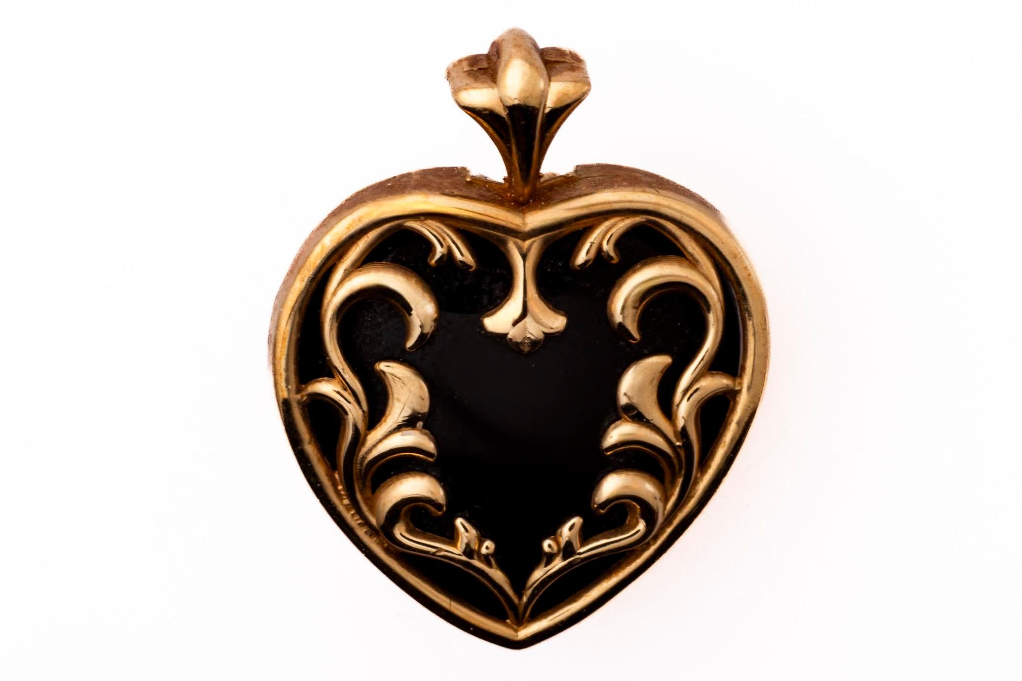 Vittoriano Ciondolo vittoriano a forma di cuore in oro e smalto in vendita
