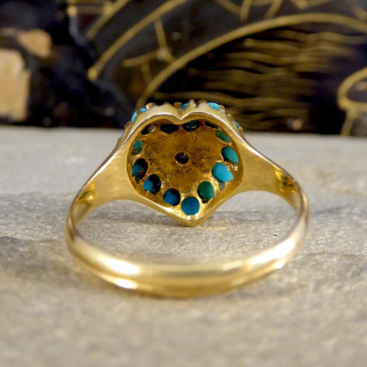 Taille vieille Europe Bague victorienne en or 18 carats en forme de cœur, turquoise, perles naturelles et diamants en vente