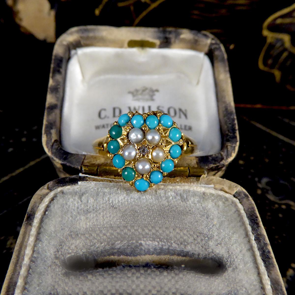 Viktorianischer herzförmiger Türkis Saatperlen- und Diamant-Cluster-Ring aus 18 Karat Gold im Angebot 4