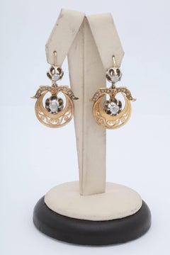 Victorianische viktorianische Ohrringe mit Scharnier, bewegliche Rosenschliff- und Gold-Anhänger mit durchbrochenem Anhänger