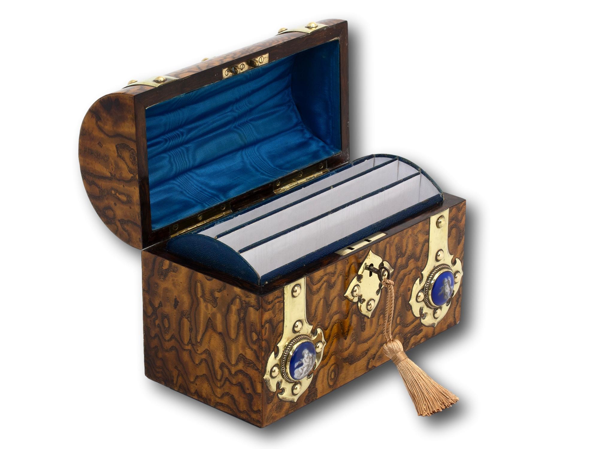 Caja de papelería victoriana de fresno húngaro Howell James & Co. en venta 5