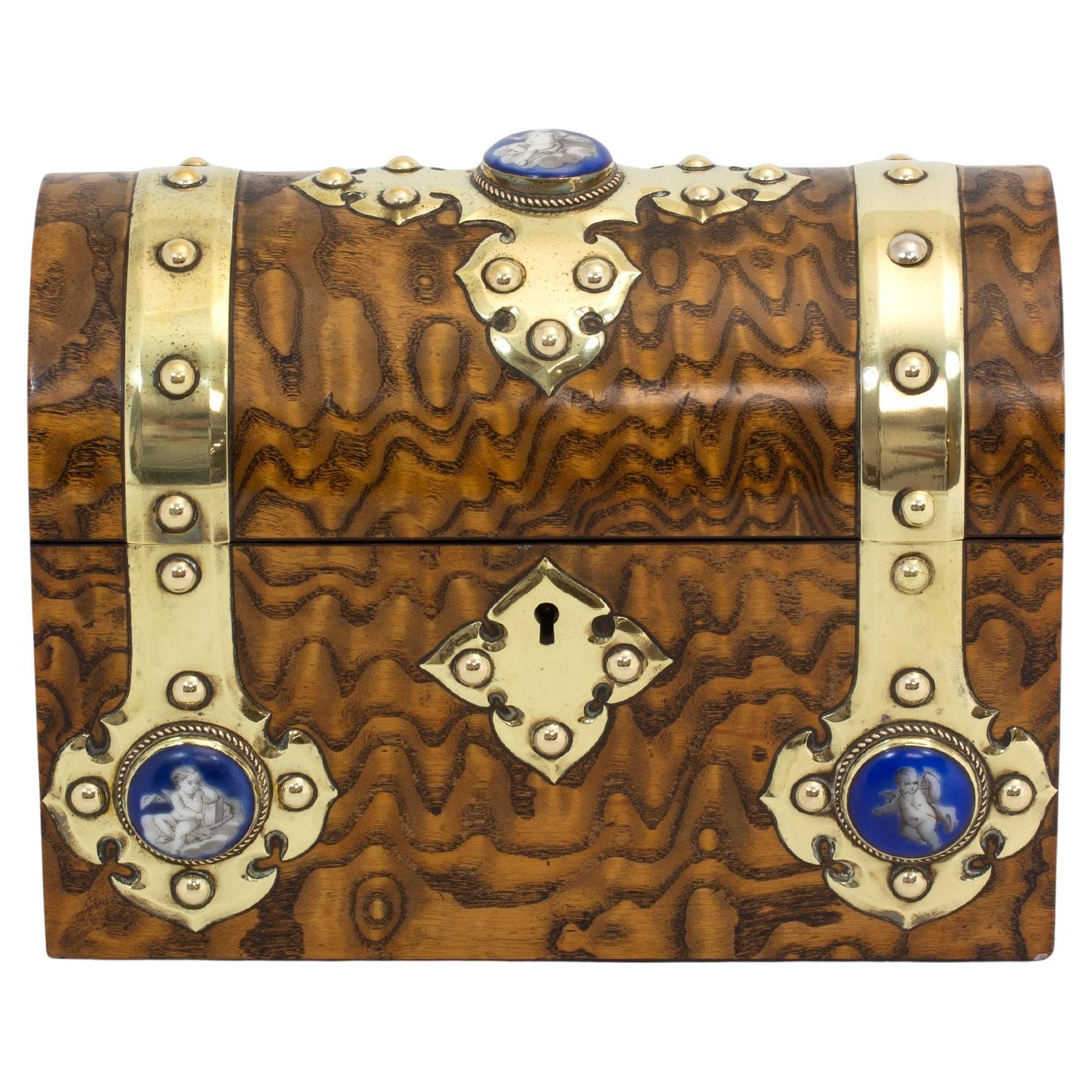 Caja de papelería victoriana de fresno húngaro Howell James & Co. en venta