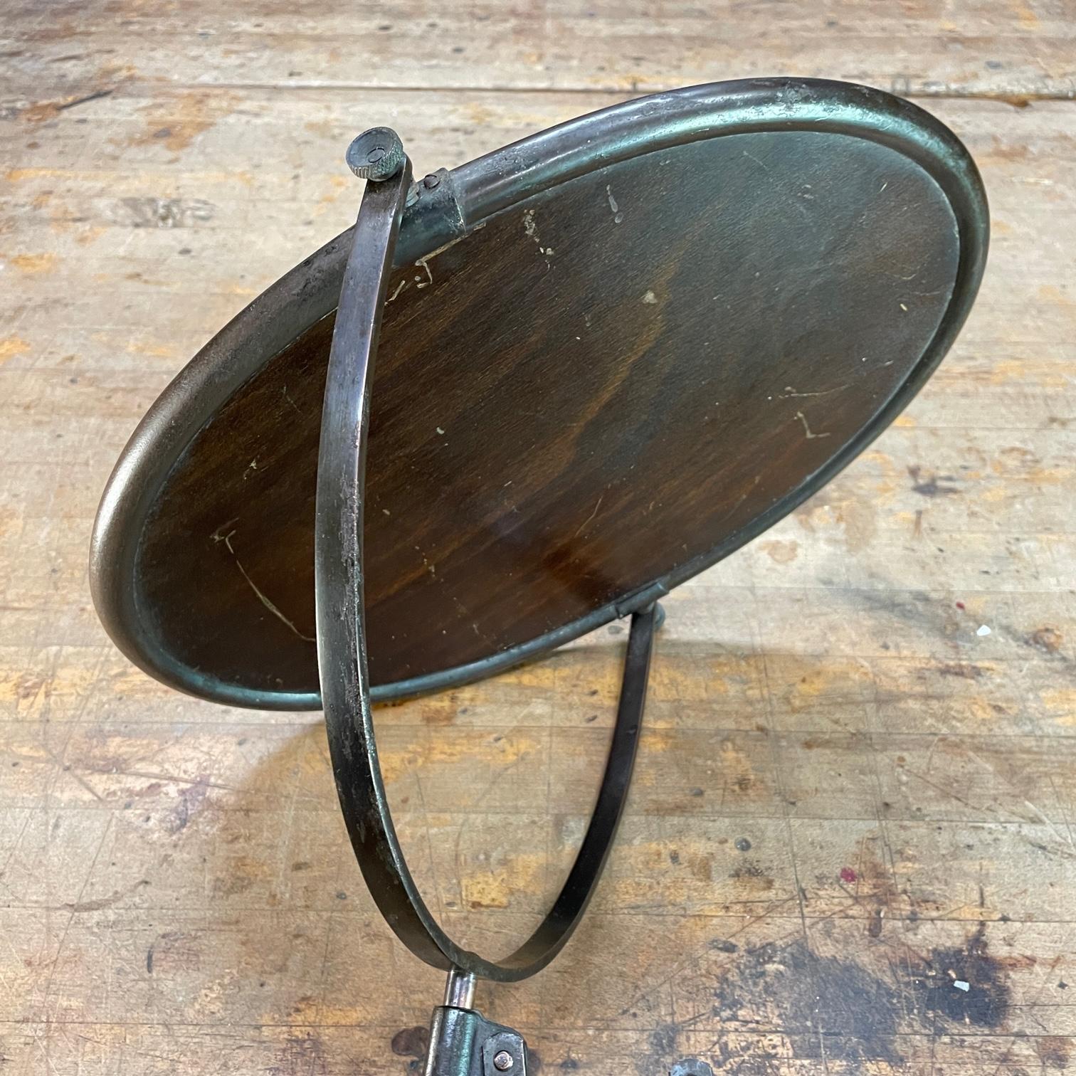 Victorian Industrial Age Oval Bronze Toned Scissor Accordion Wall Mount Mirror In Fair Condition For Sale In Hyattsville, MD